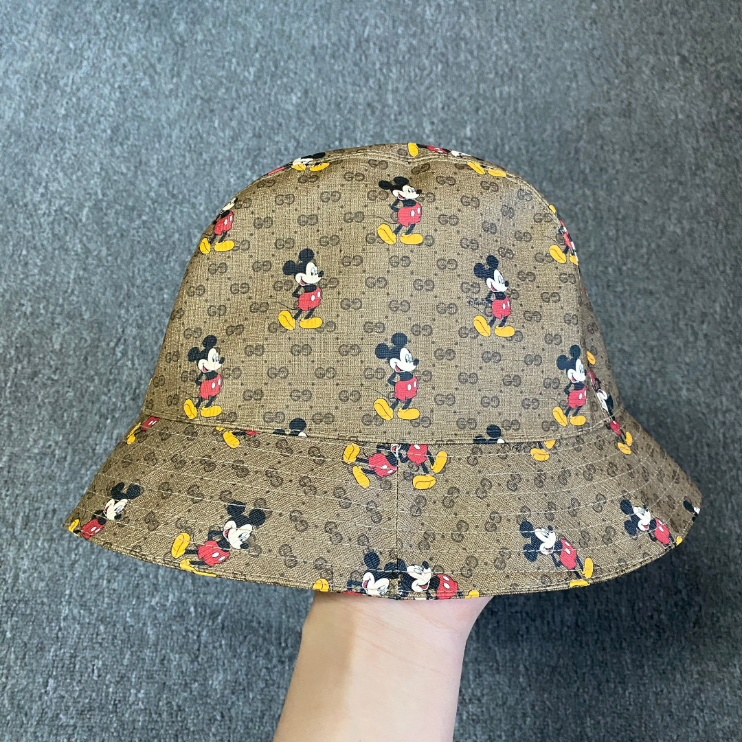 Gucci x Disney Bucket Hat — label