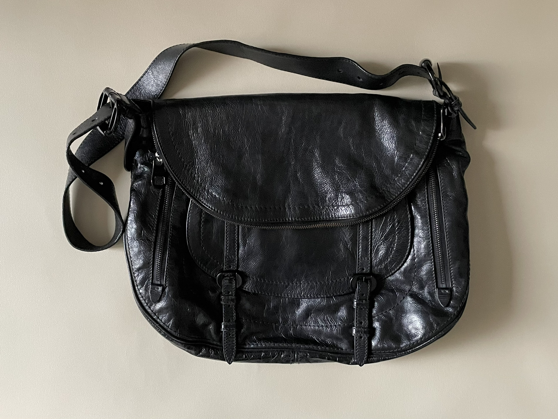 Alexander McQueen Oil-Wax Leather Saddle Bag — detail