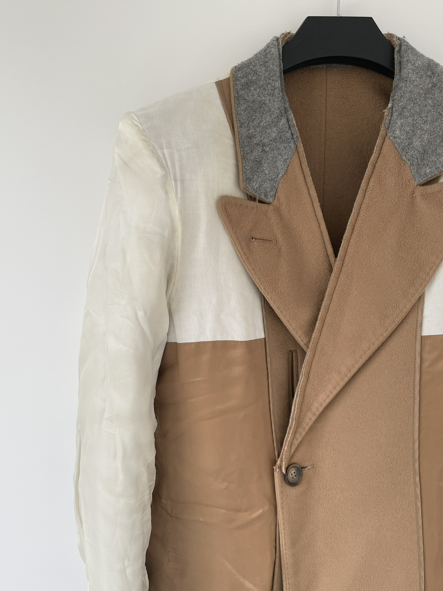 Maison Margiela x H&M Reversible Collarless Coat — label