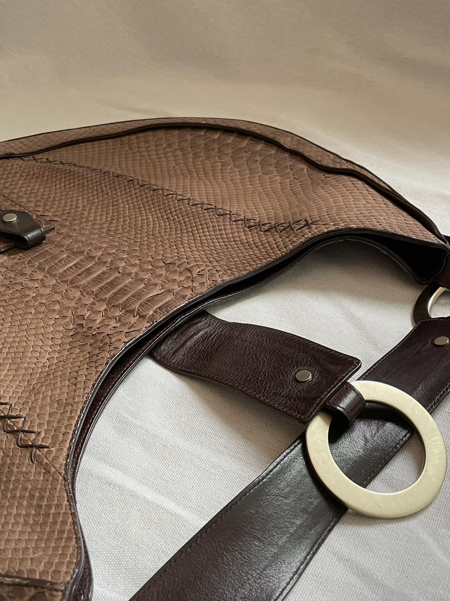 Alexander McQueen 10ss Snake Crescent Bag — label
