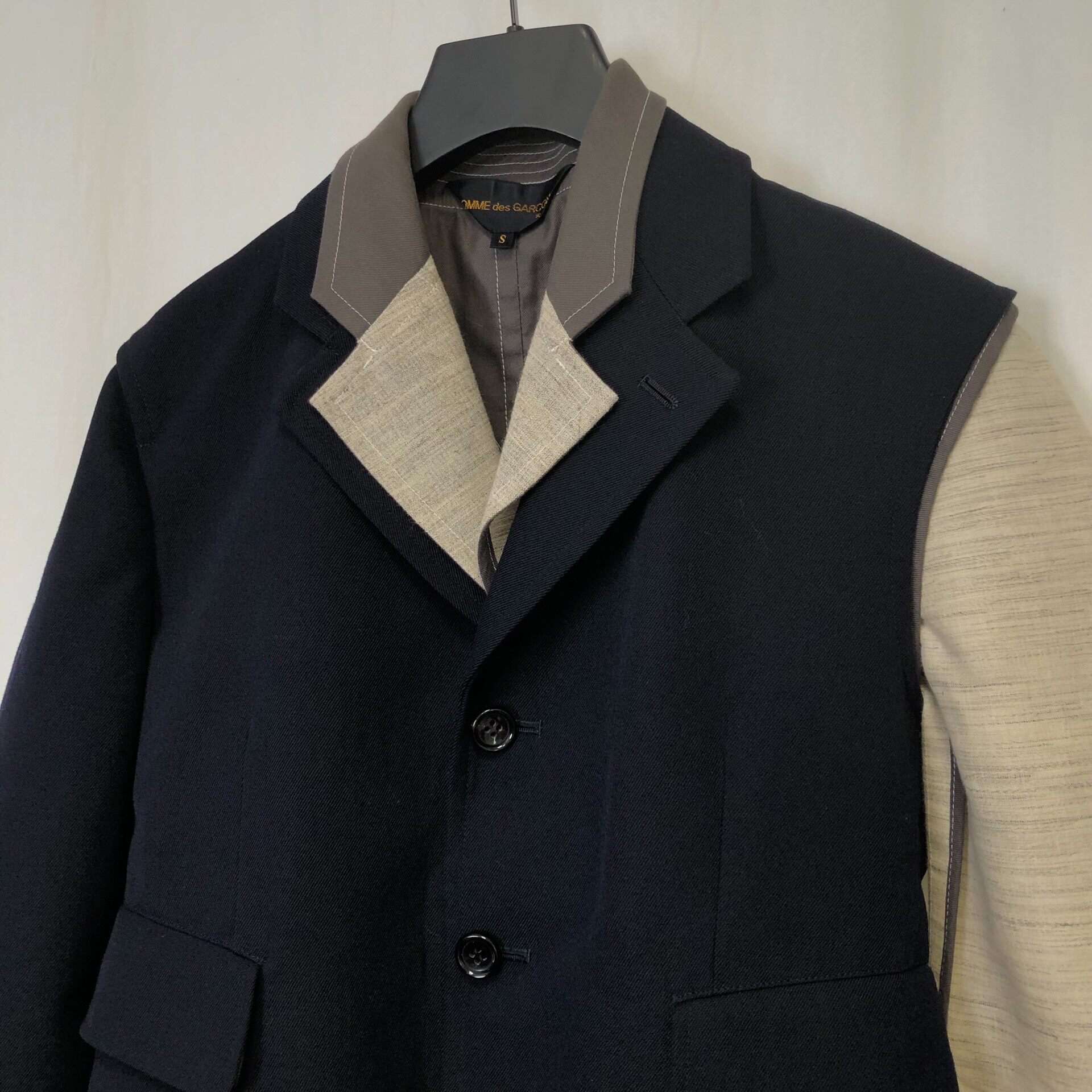Comme des Garcons 98aw Deconstructed Coat — label