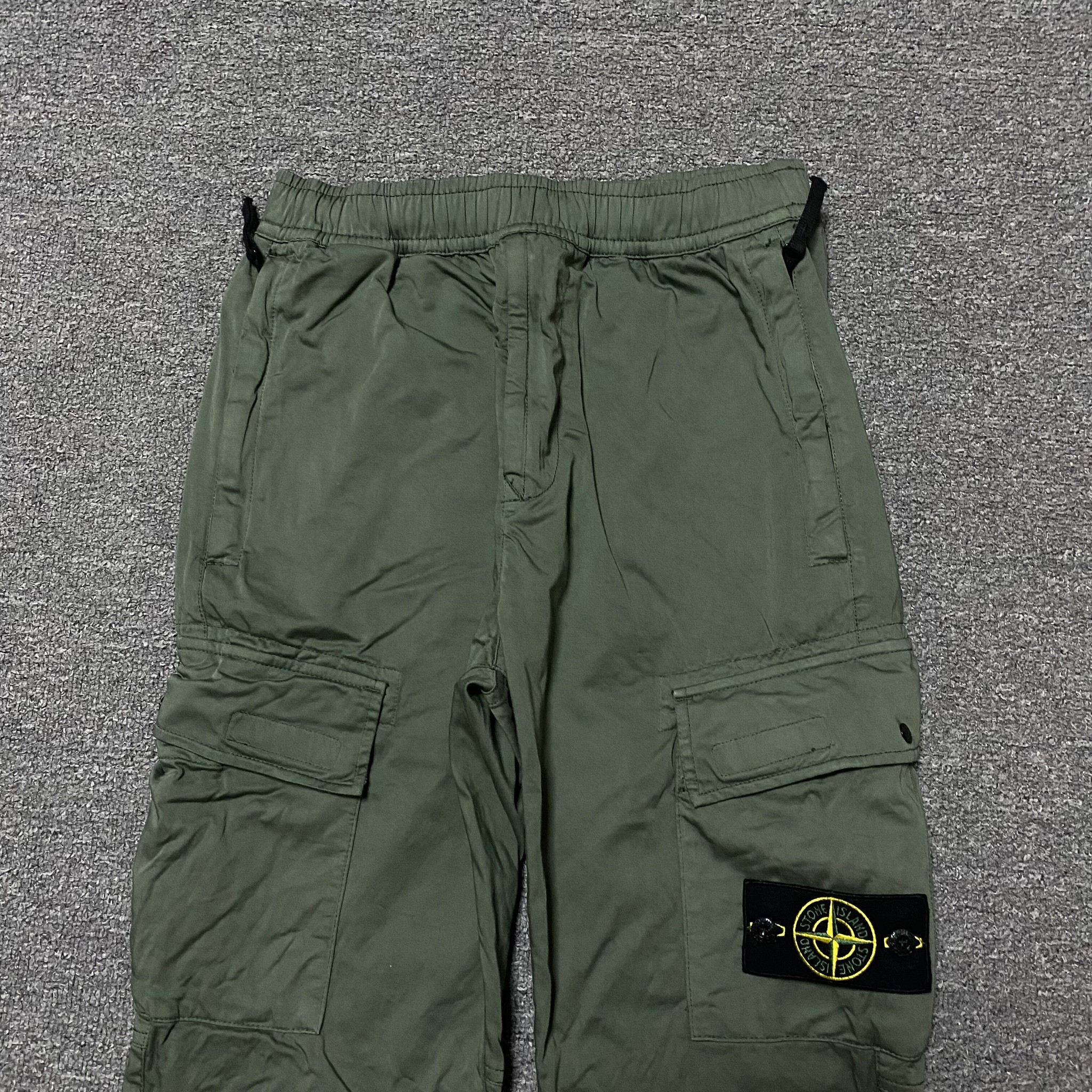 Stone Island 22FW Cargo Jogger Pants — detail