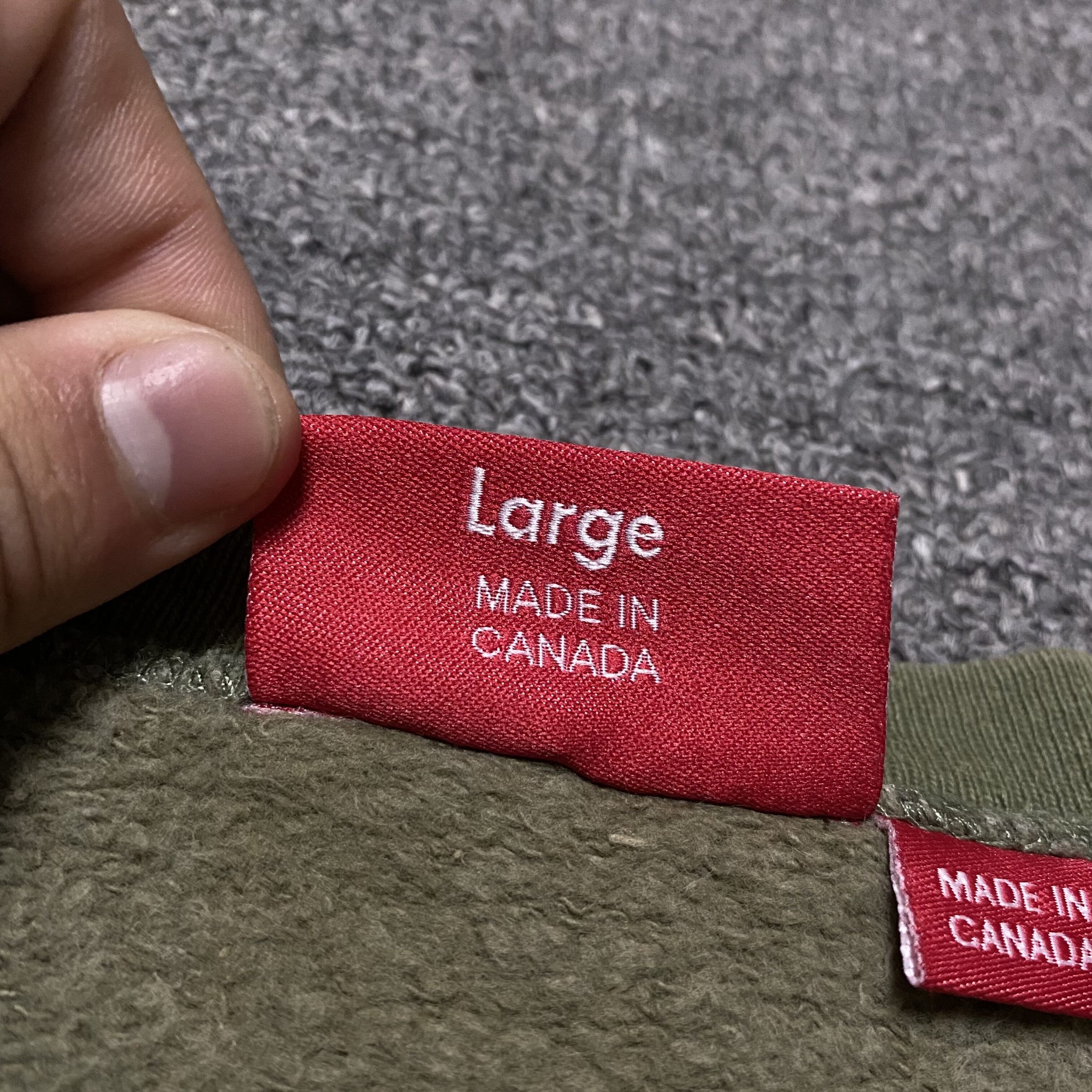 Supreme 18FW Camo Bogo Crewneck Sweatshirt — label