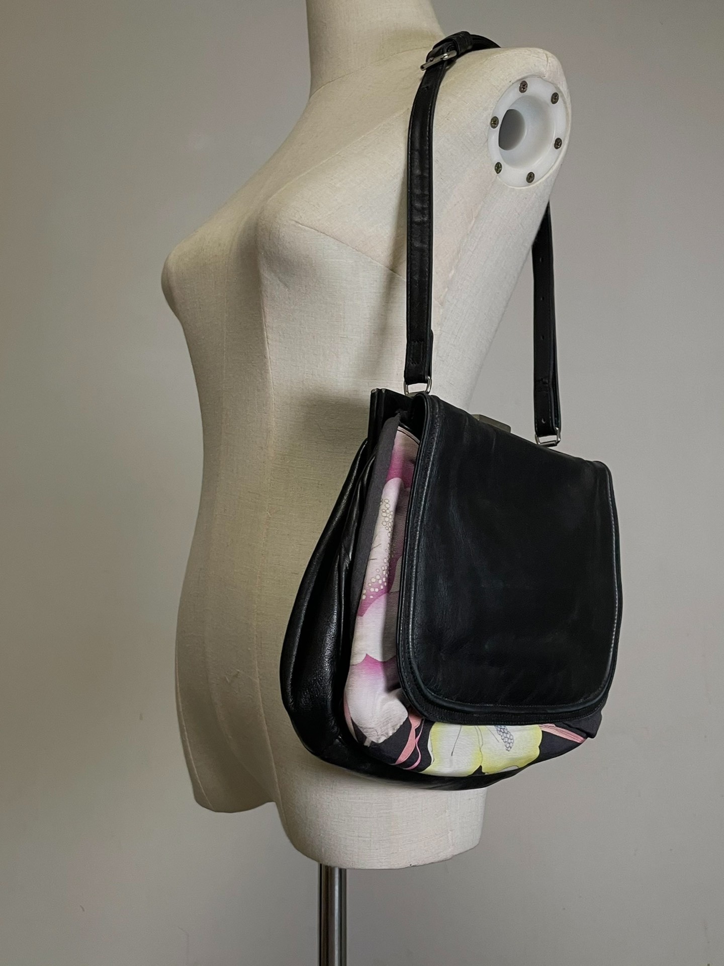 Dries Van Noten Floral Clasp Bag — front