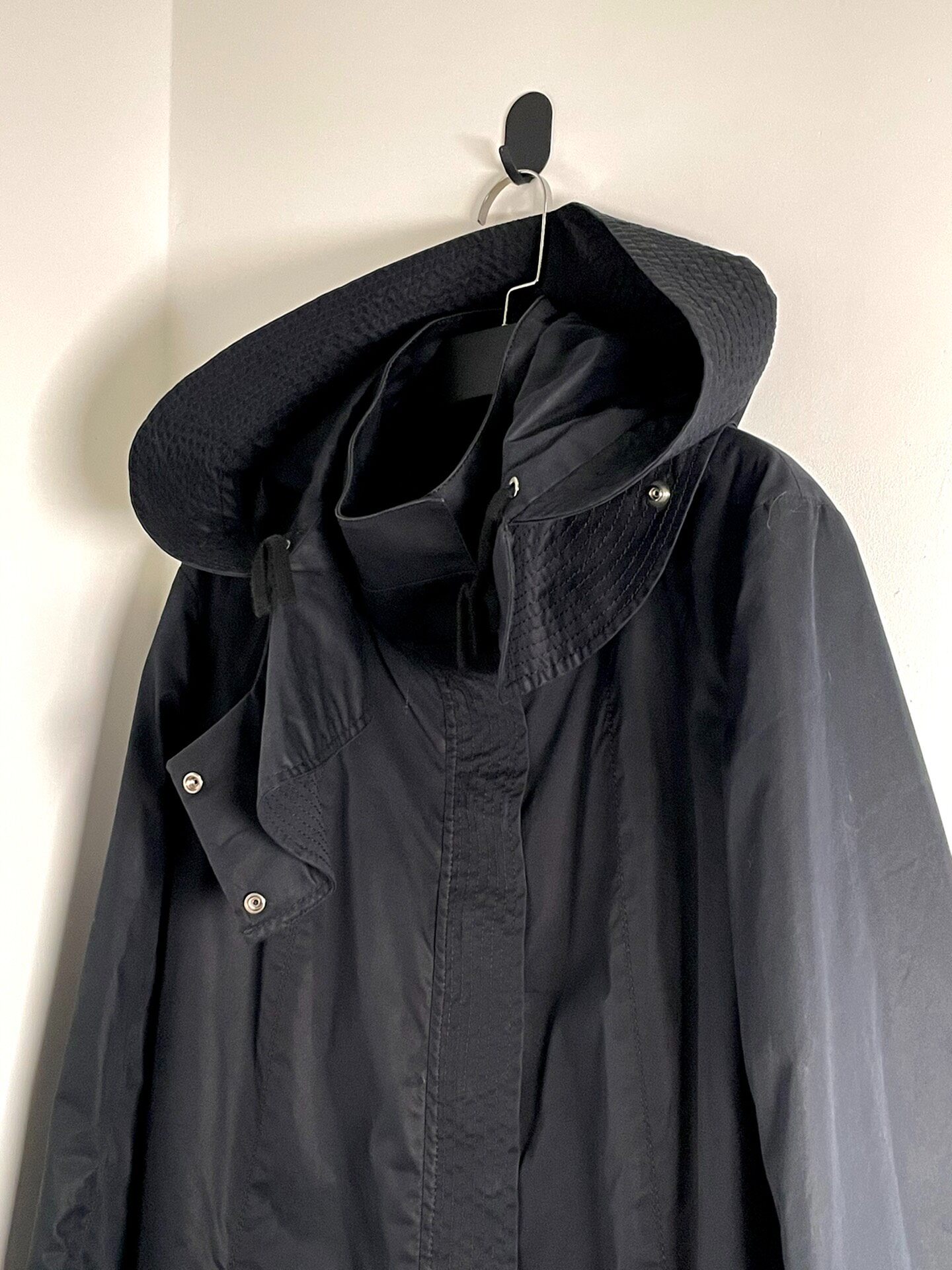 Helmut Lang Cyberpunk Black Parka — label