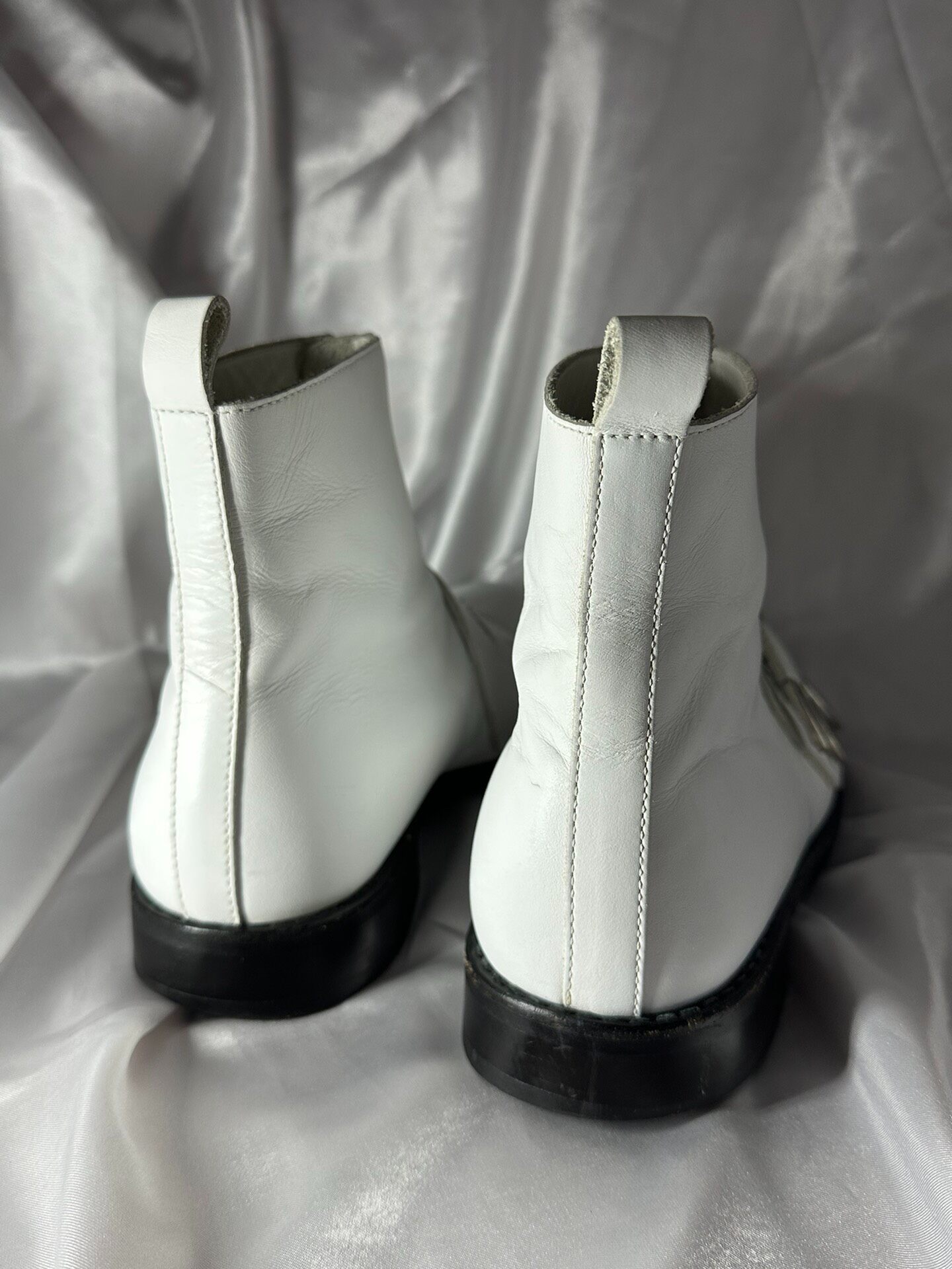 Comme des Garcons White Leather Ankle Boots — detail