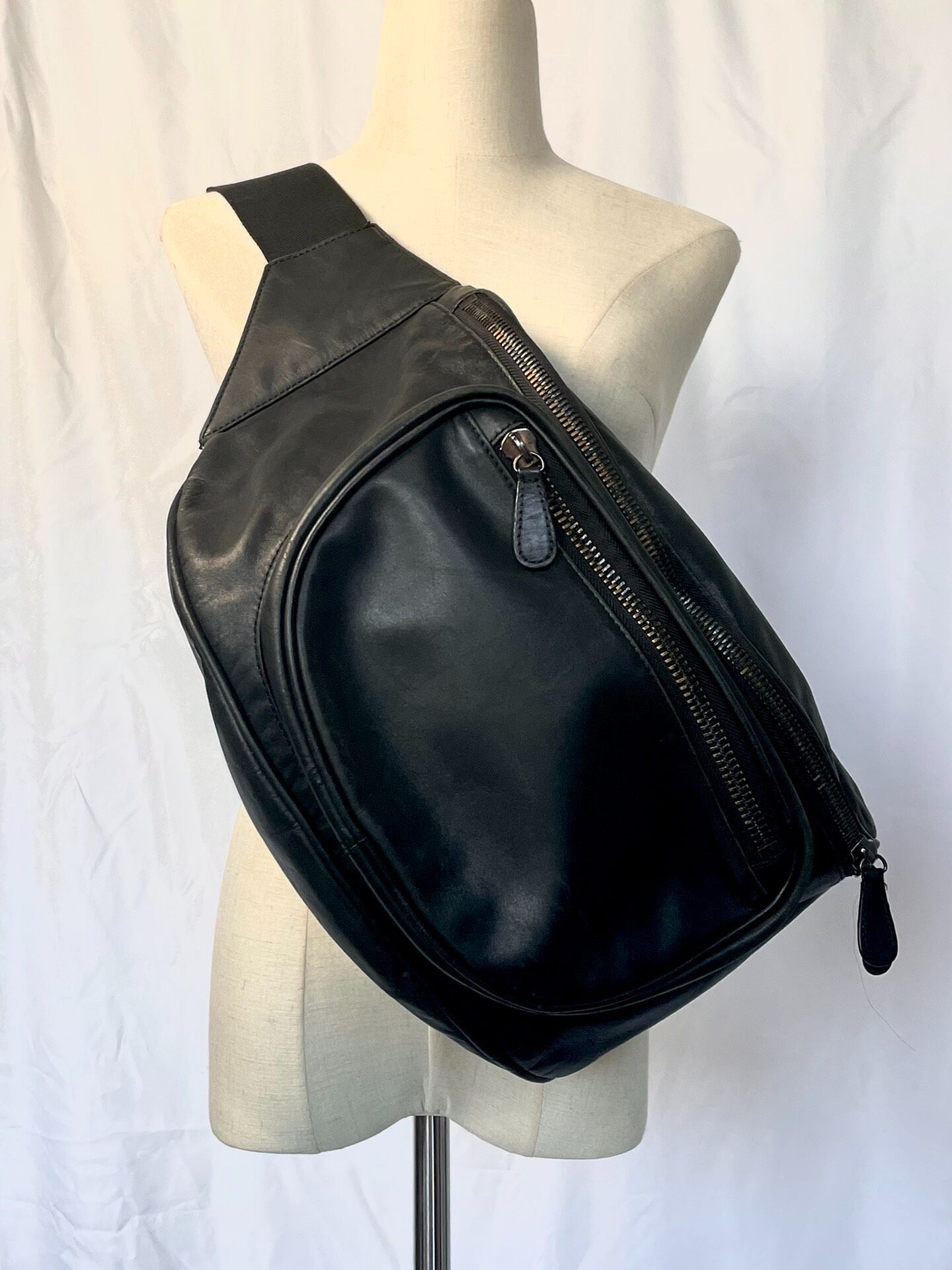 Maison Martin Margiela Oversized Cowhide Fanny Pack — detail