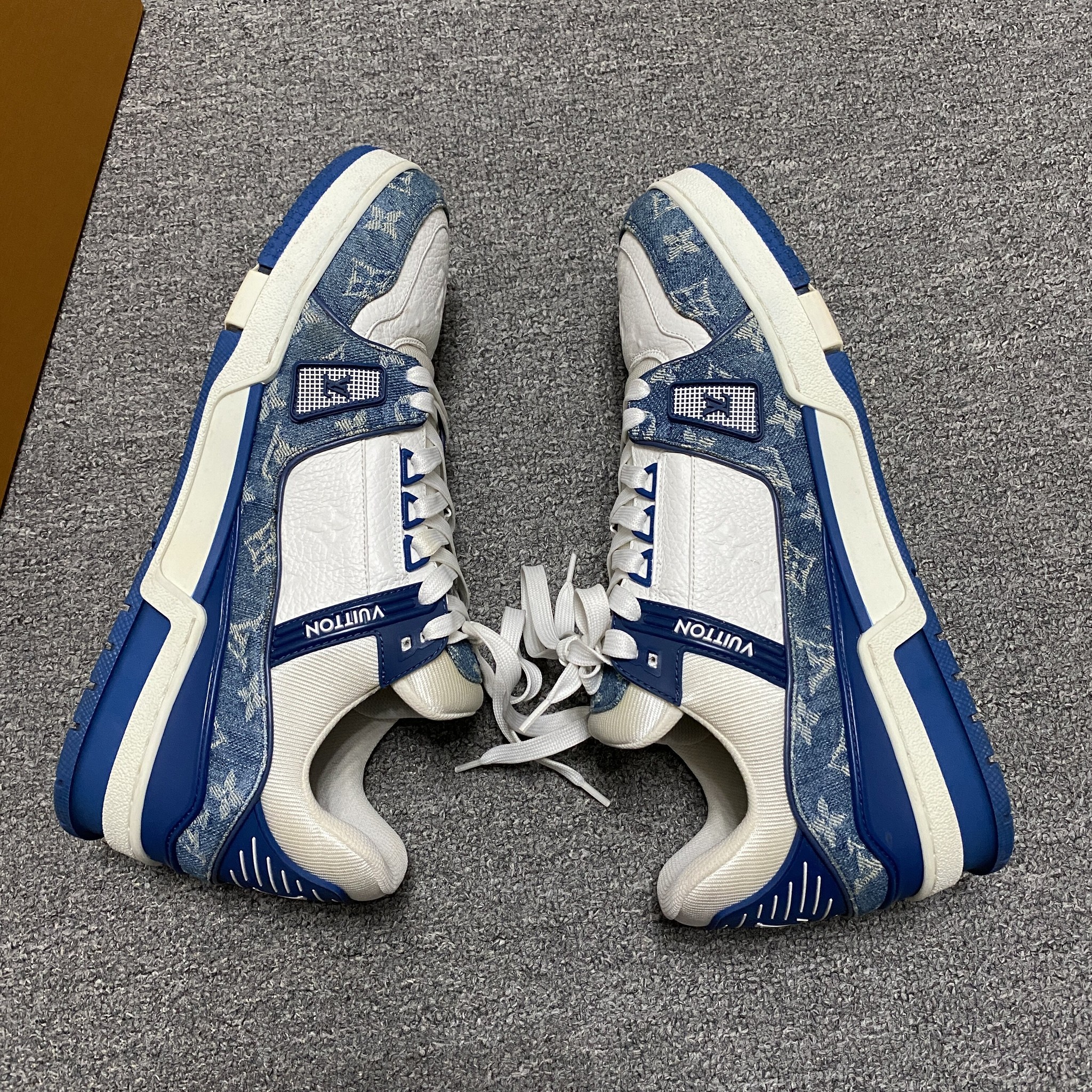 Louis Vuitton White Blue Denim Trainer — label