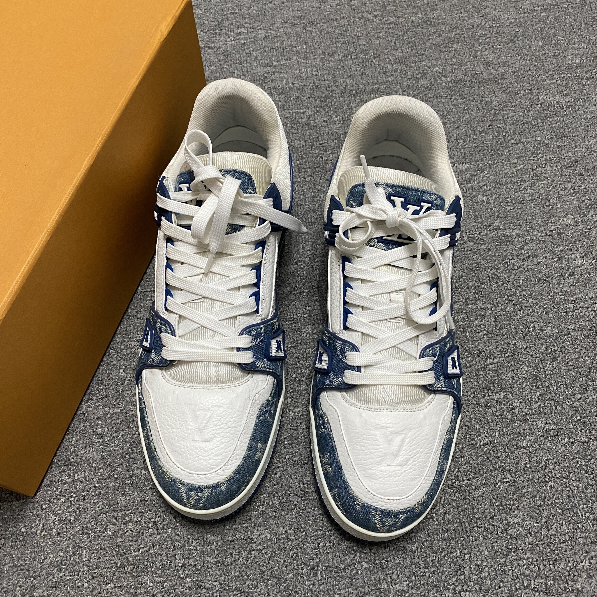 Louis Vuitton White Blue Denim Trainer — detail