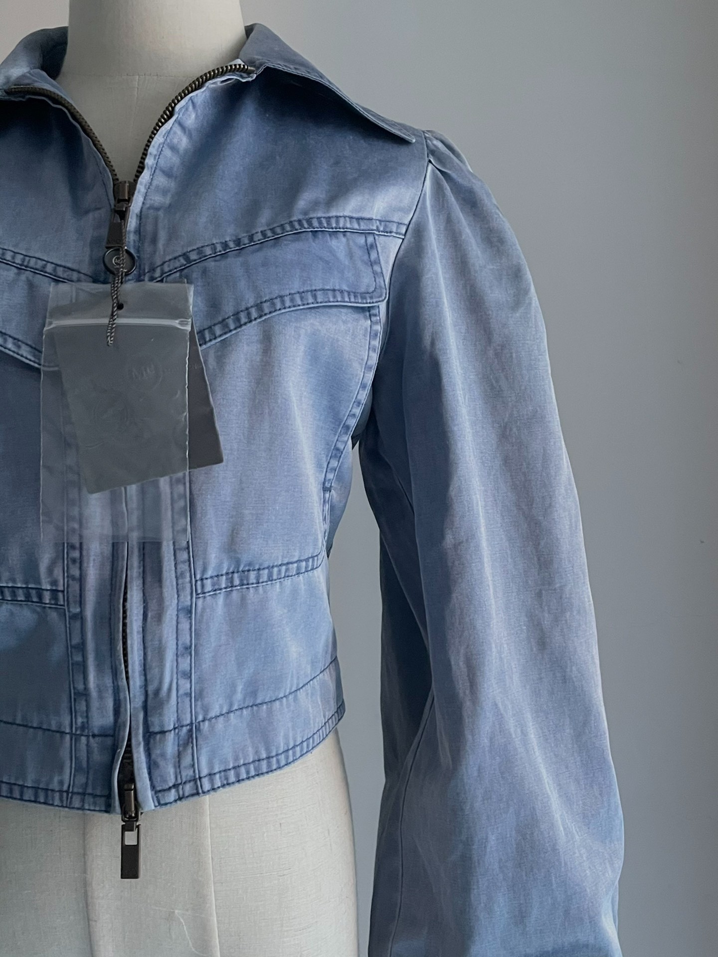 Alexander McQueen Puffed Sleeve Cropped Jacket — detail
