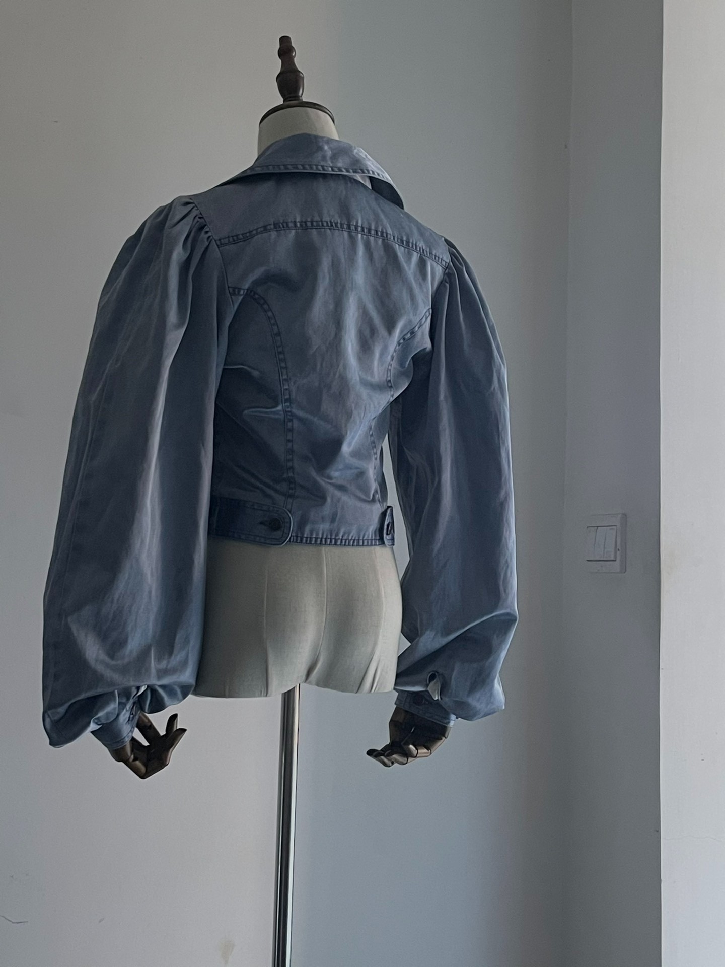Alexander McQueen Puffed Sleeve Cropped Jacket — back