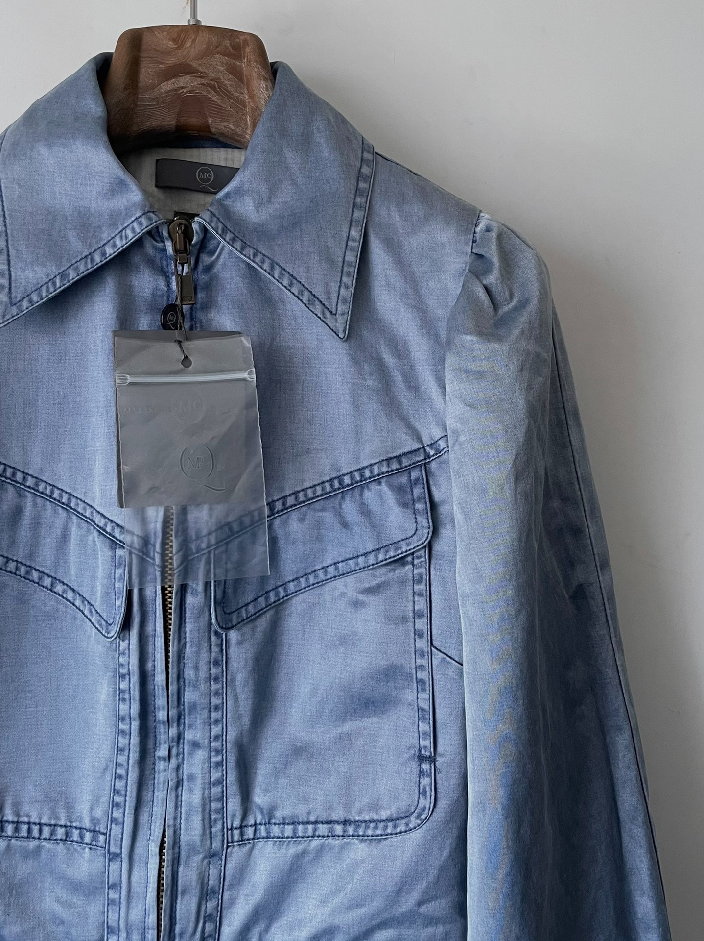 Alexander McQueen Puffed Sleeve Cropped Jacket — label