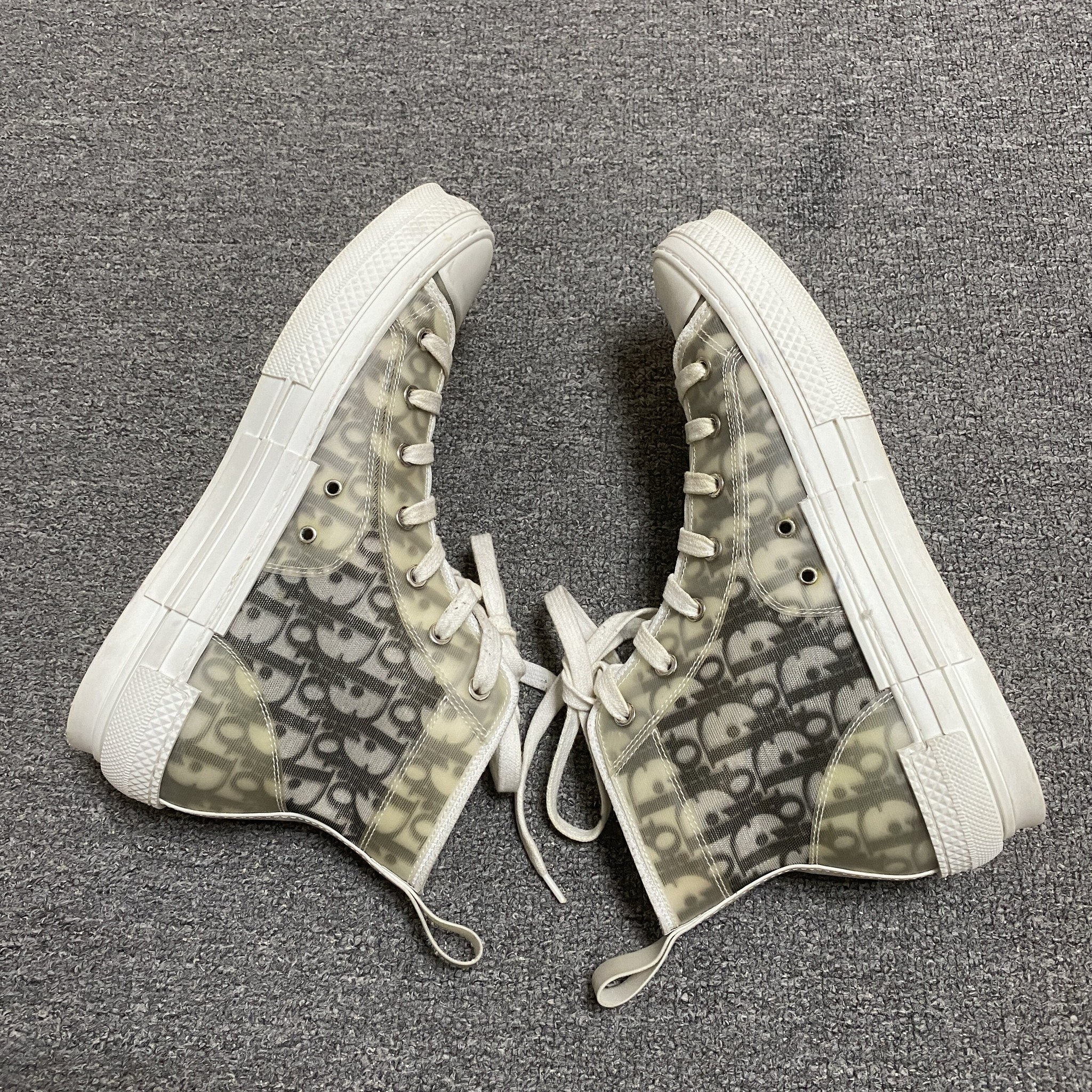 Dior B23 High Top Sneakers — detail