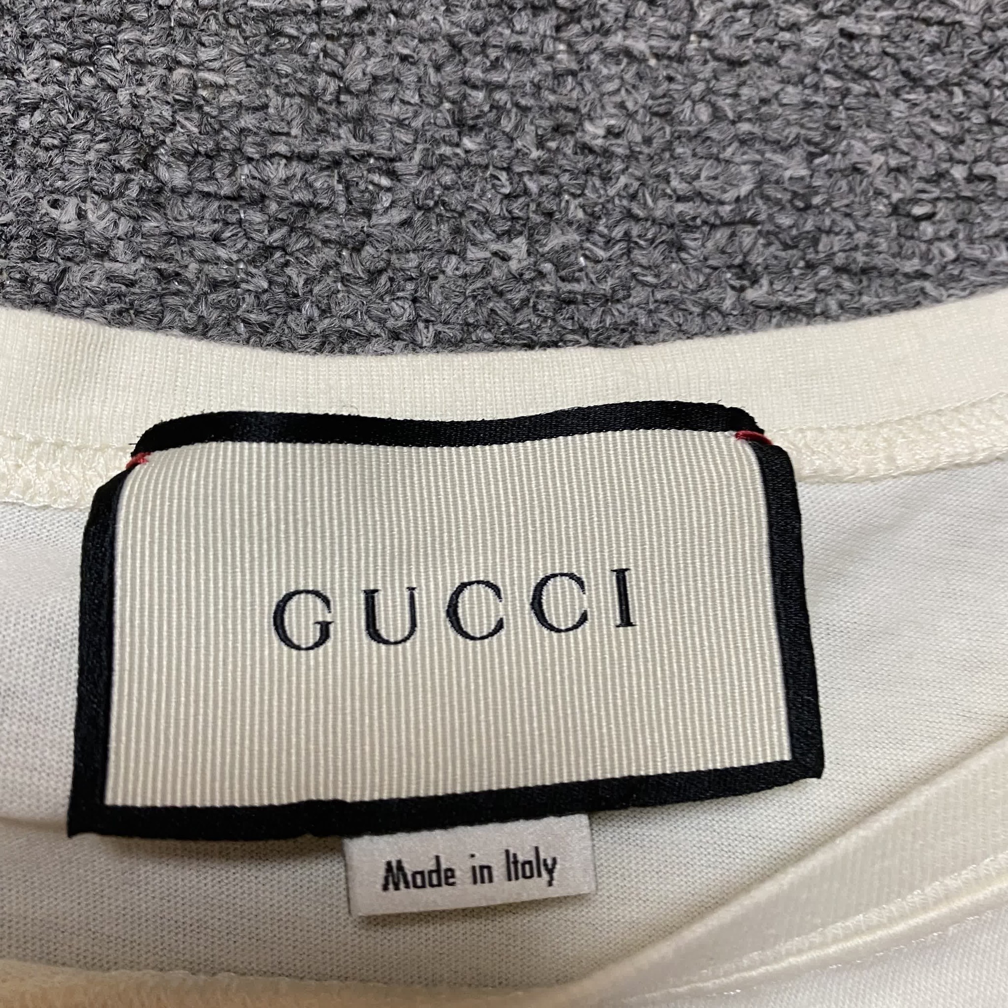 Gucci Graffiti Logo Short Sleeve T-Shirt — label