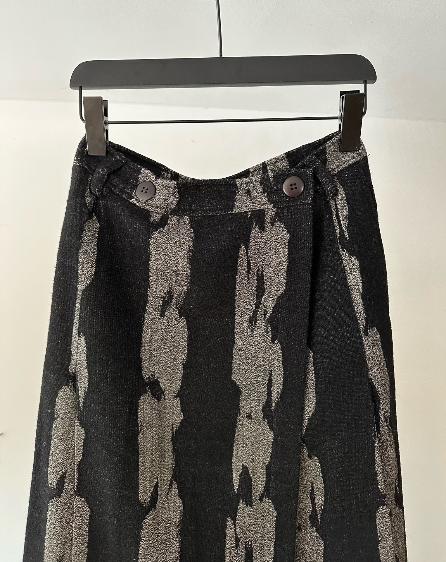 Issey Miyake 1986 Wool Wrap Skirt — label
