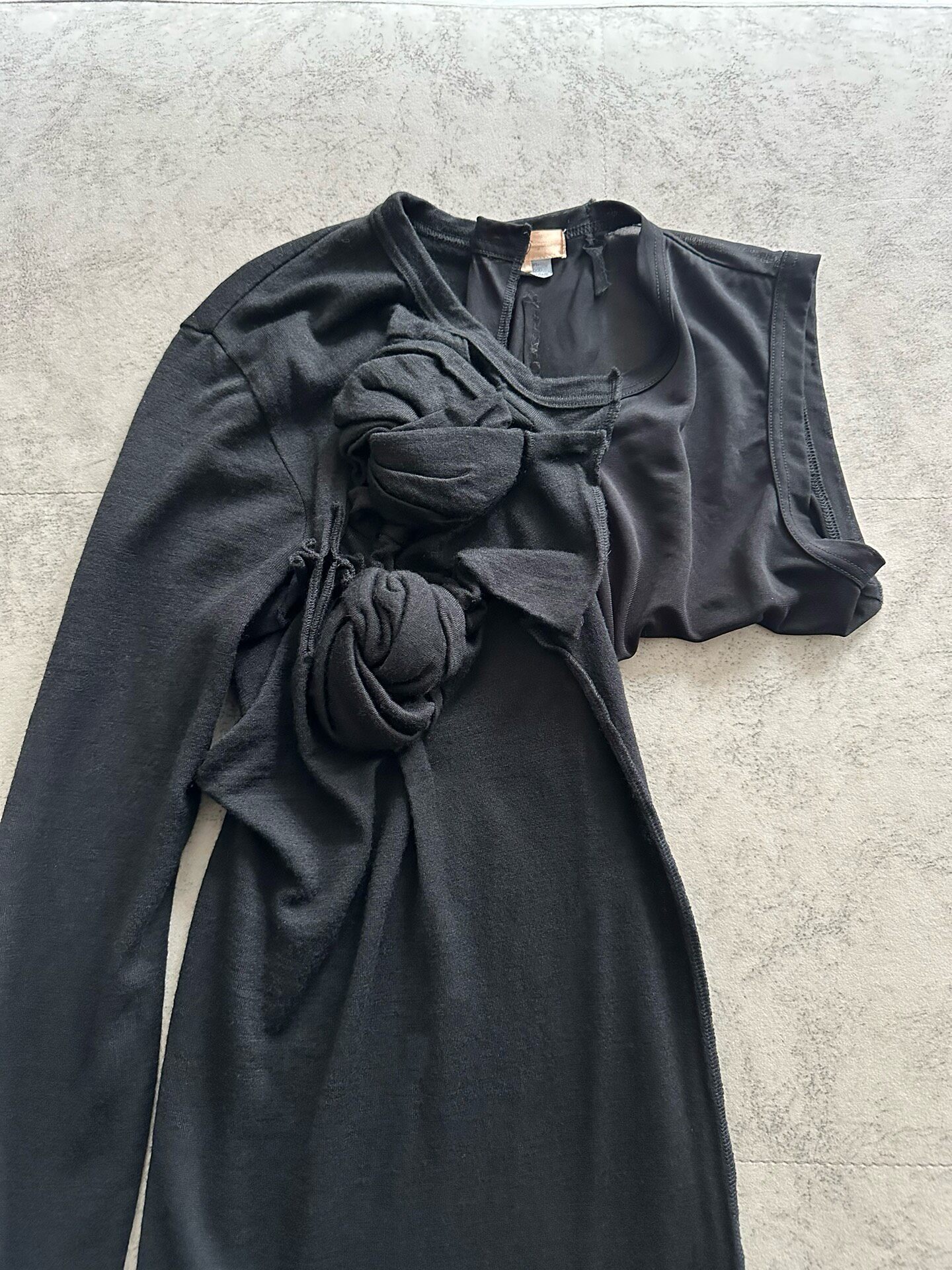 Comme des Garcons Deconstructed Knot Top — label