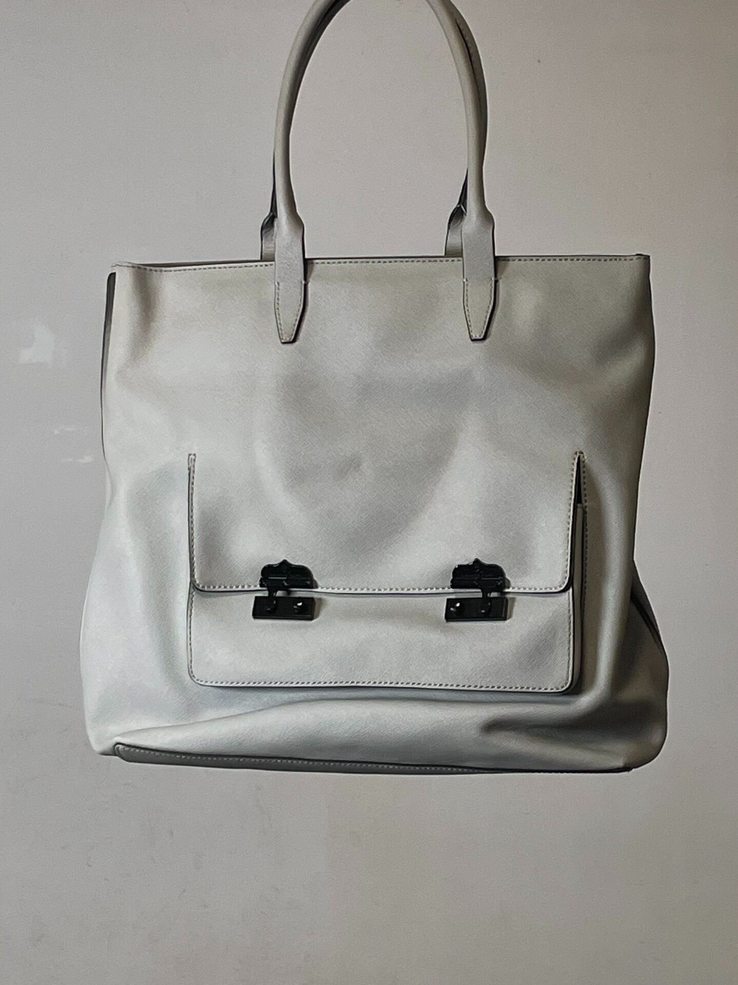 Alexander McQueen Silver Gray Handbag — detail