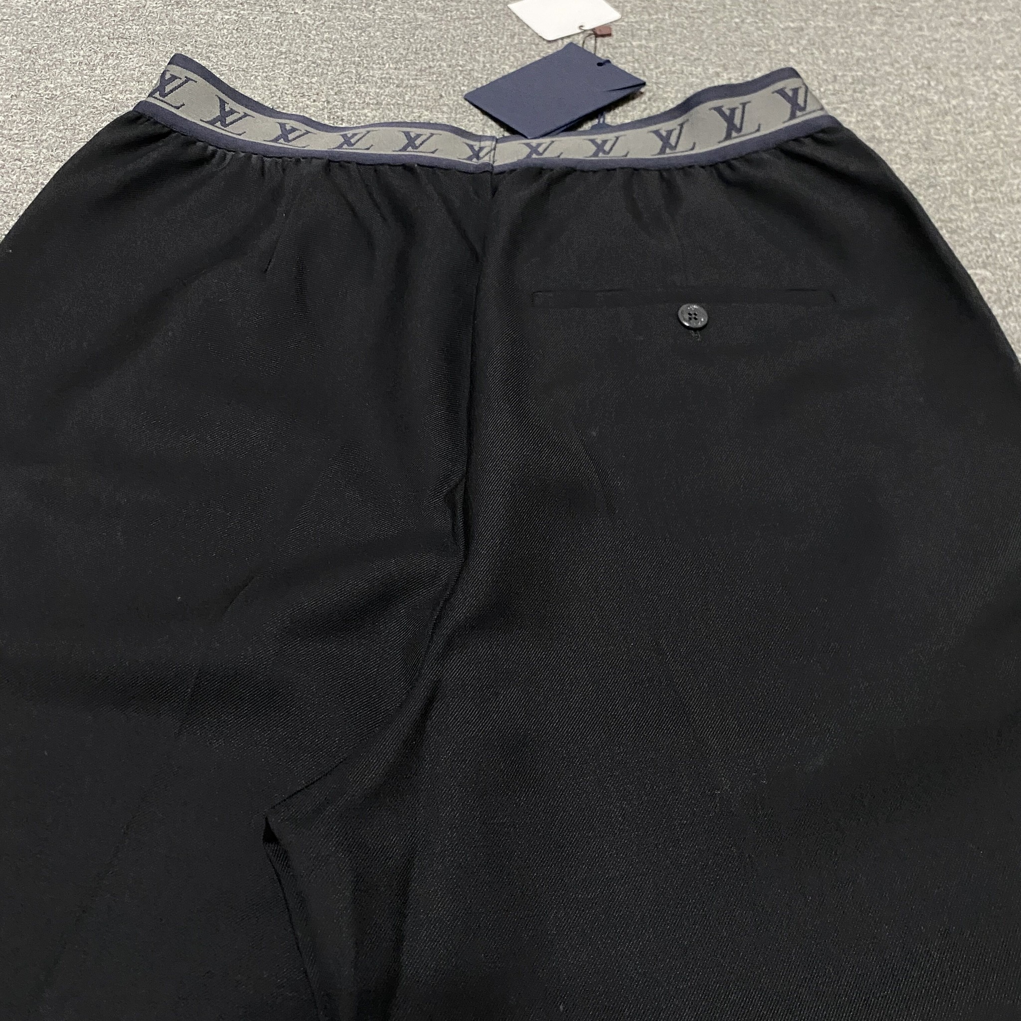 Louis Vuitton 22ss Wool Loose Pants — label