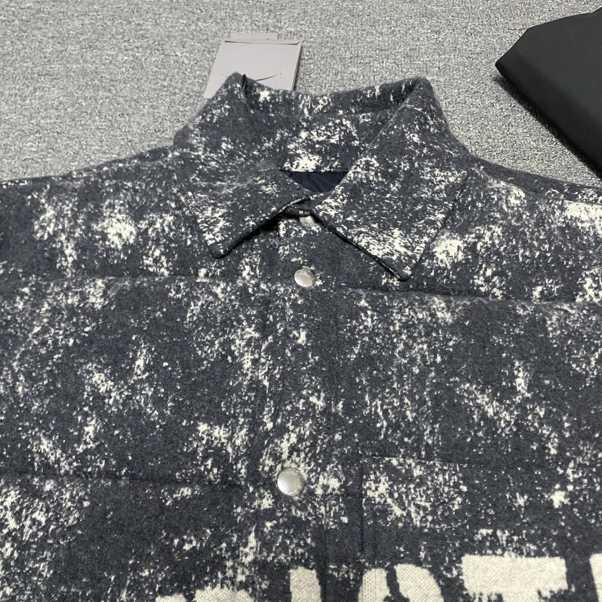 Dior Snow Logo Padded Jacket — detail