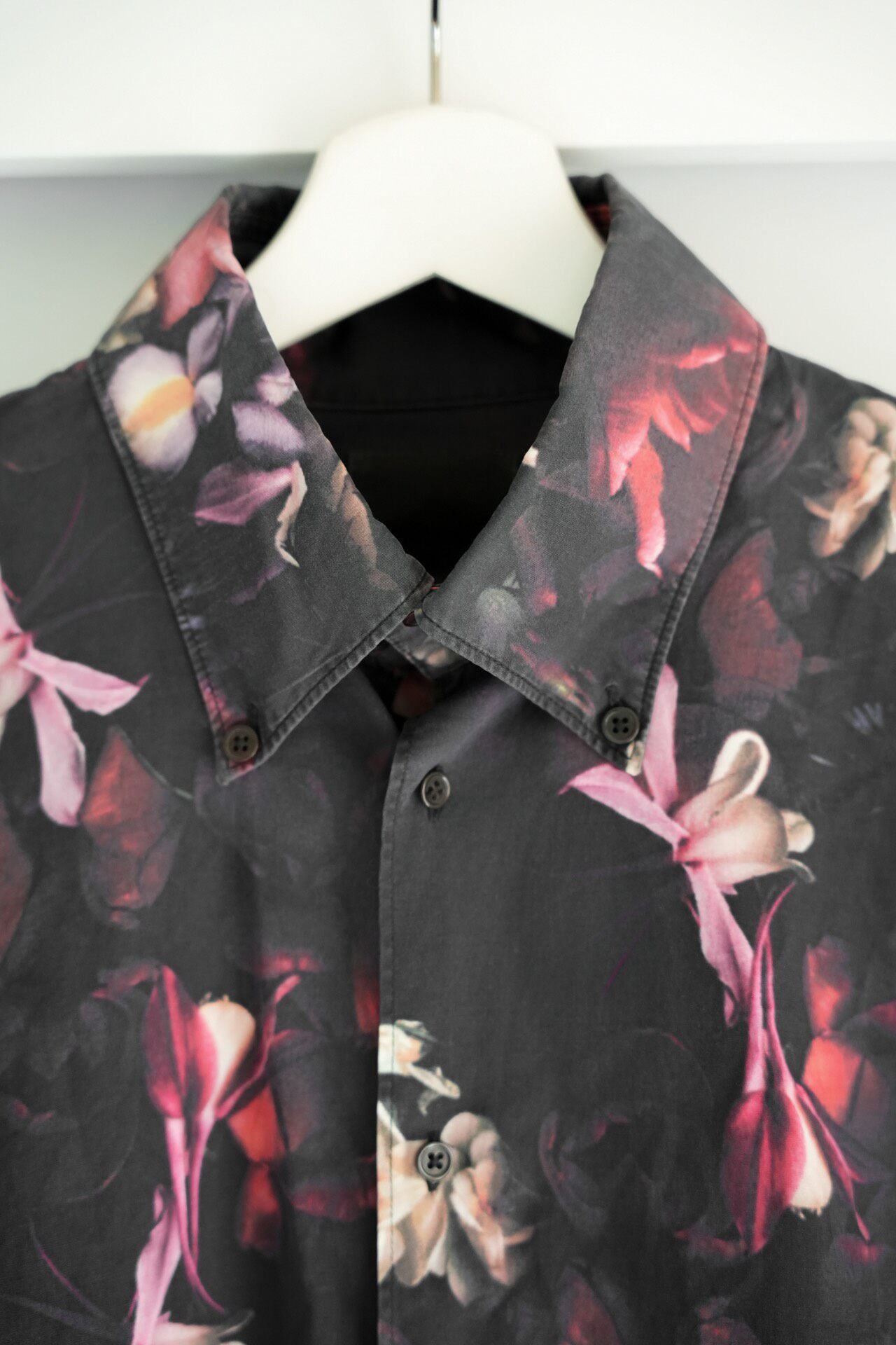 Lad Musician Vintage Floral Button Shirt — detail