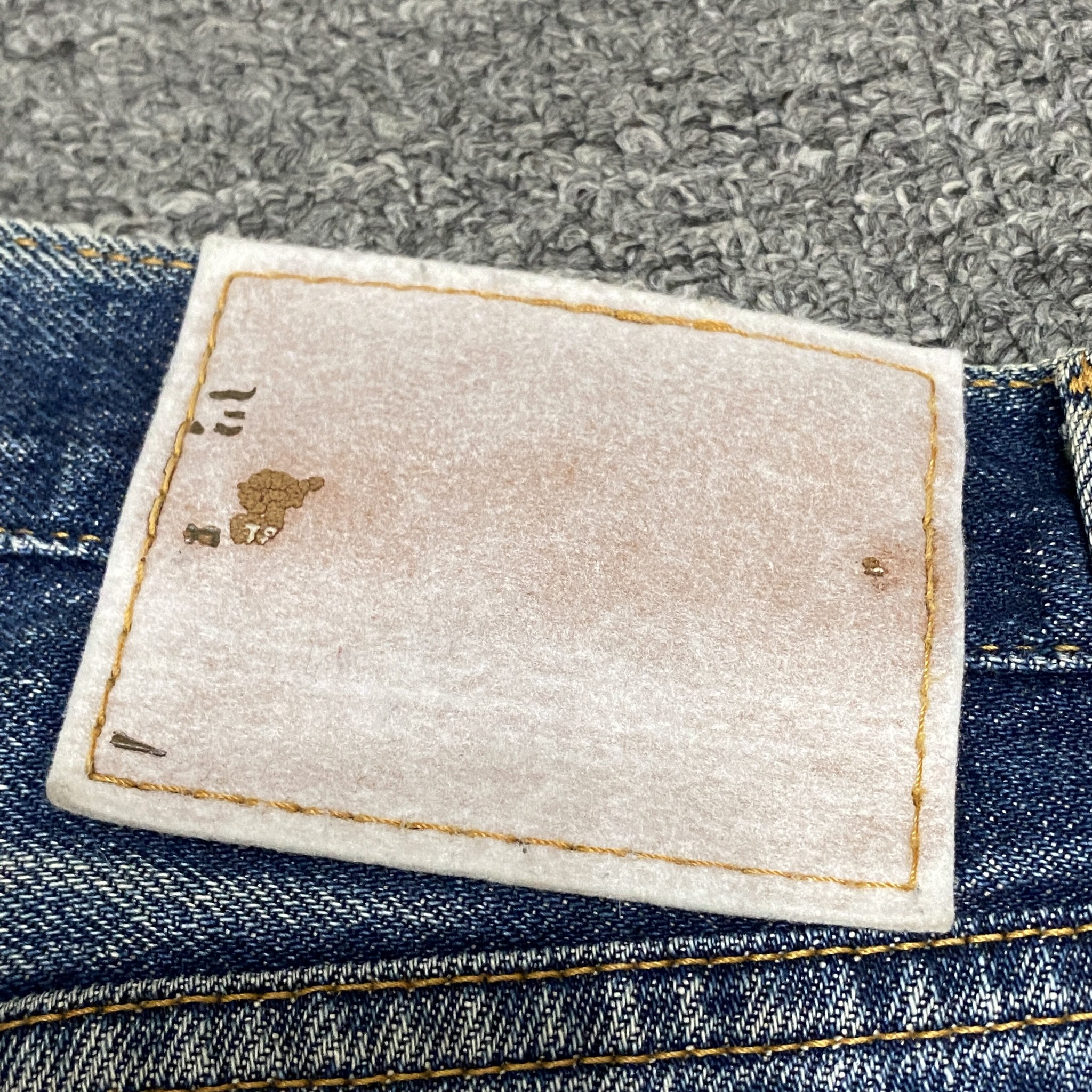 Levi's Fenom 505 Distressed Jeans — label