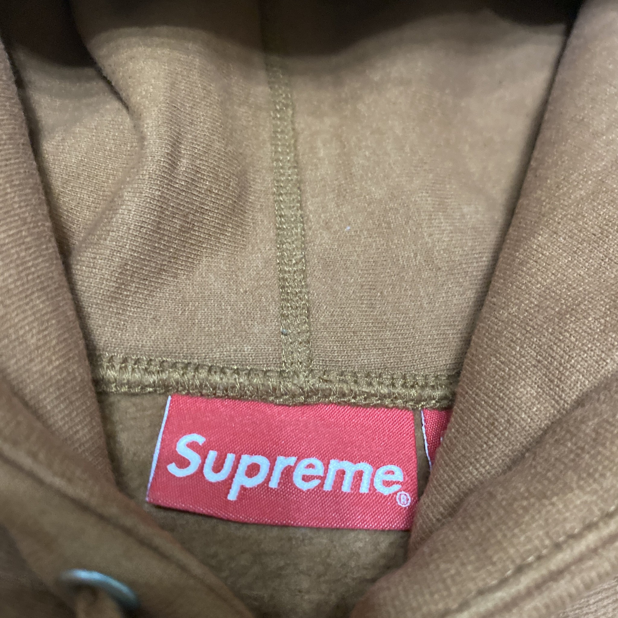 Supreme 17FW BOGO Hoodie — label