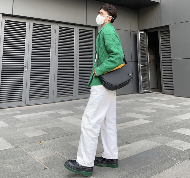 Bottega Veneta Black Green Chelsea Boots — front