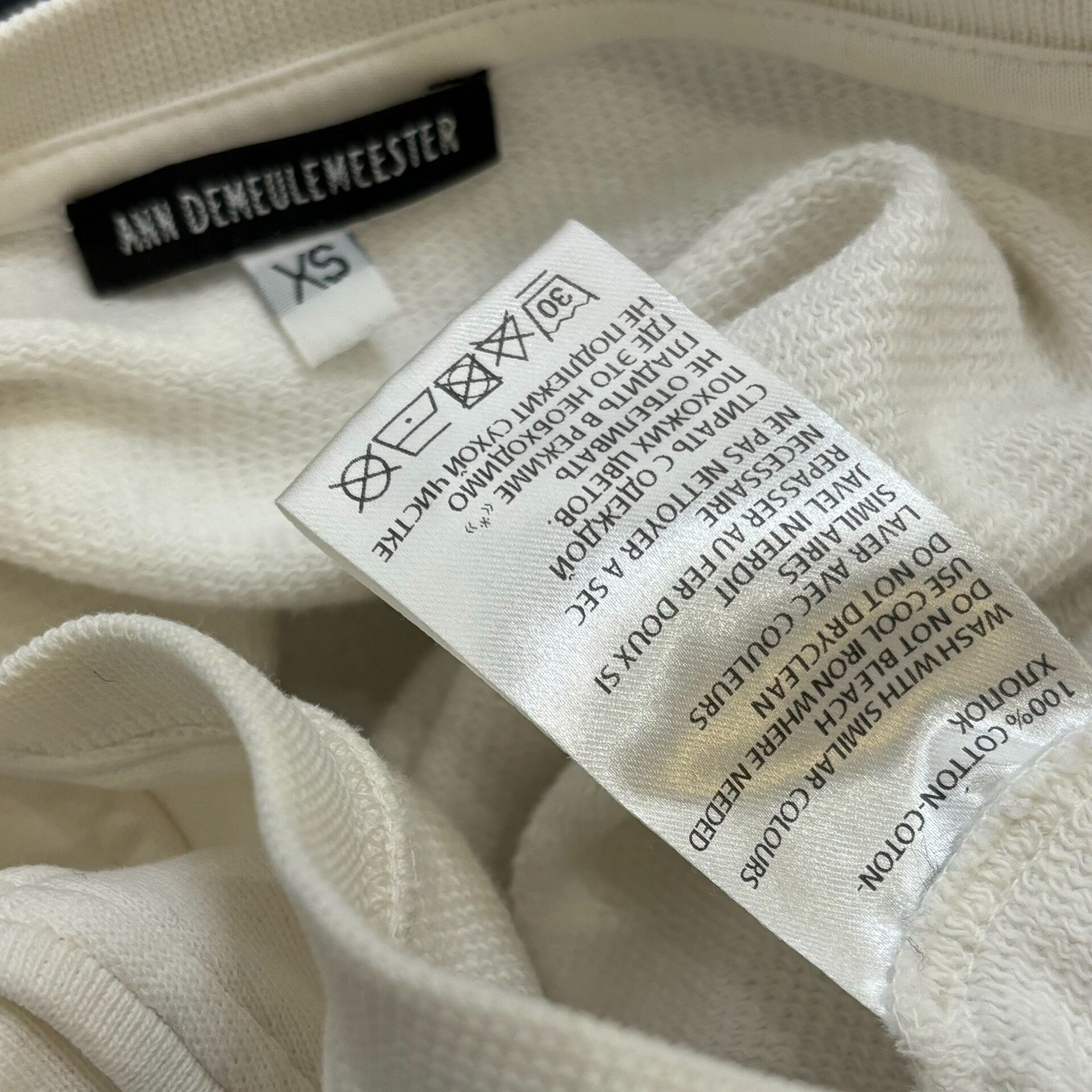 Ann Demeulemeester Double Shoulder Sweatshirt — label