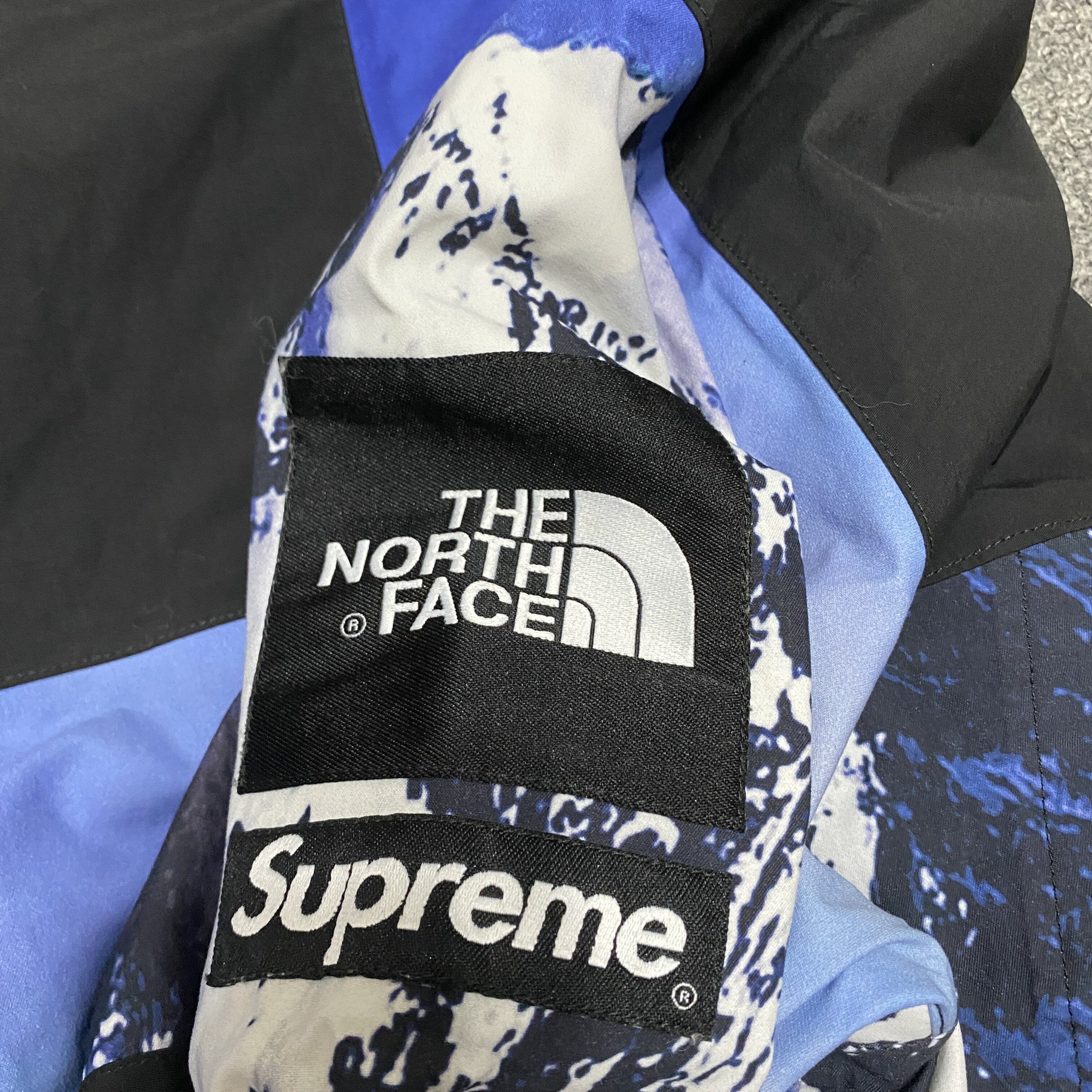 Supreme x TNF Snow Mountain Jacket — back