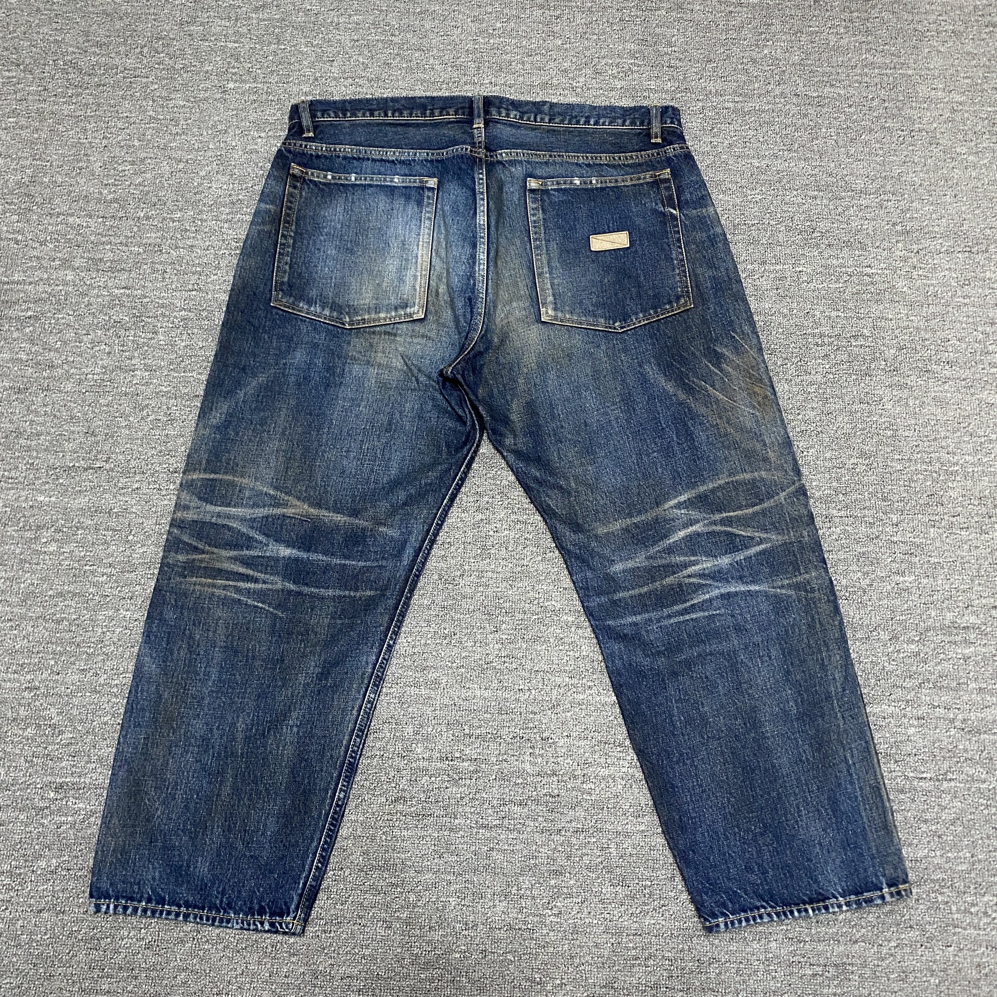 MADNESS 20SS Distressed Denim Jeans — detail