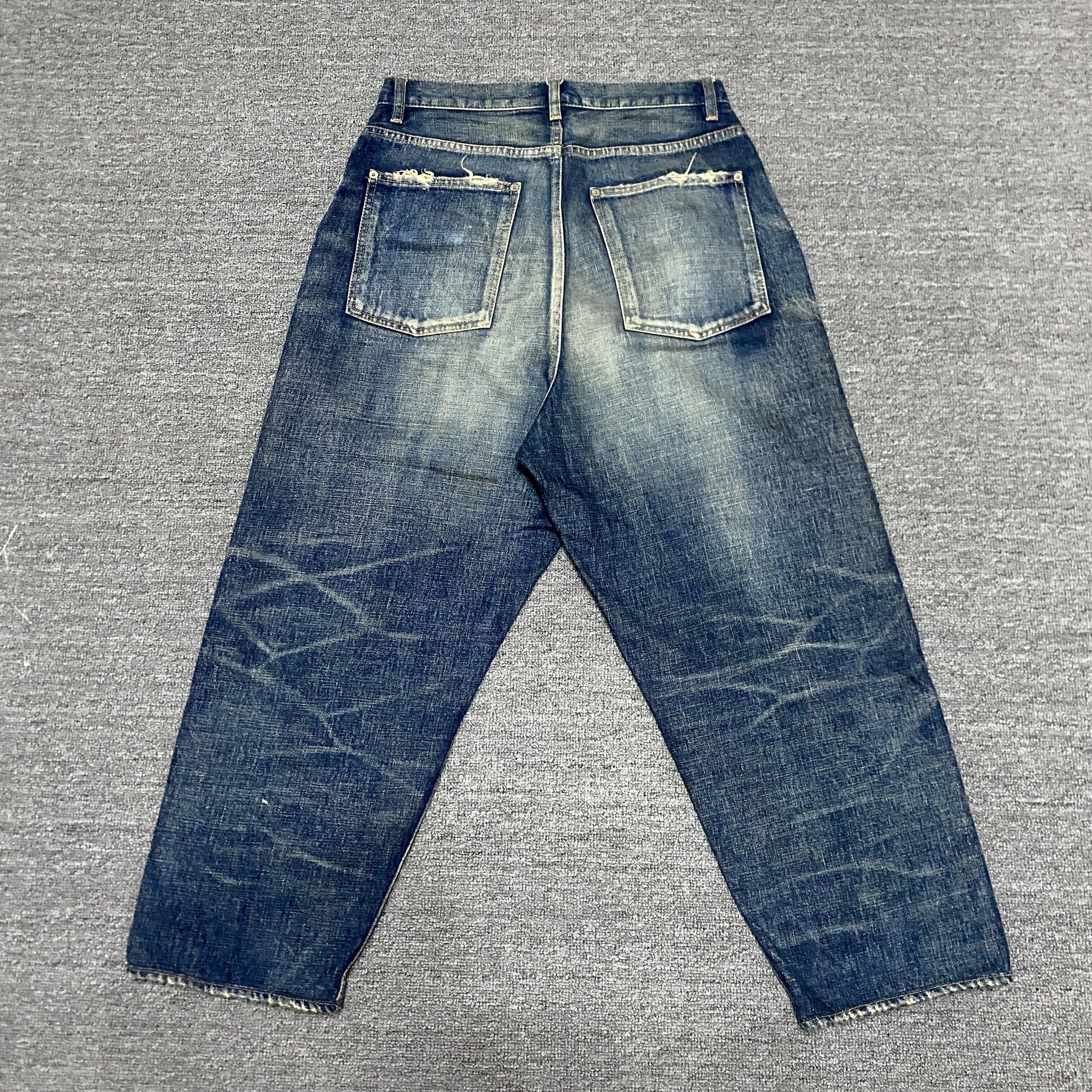 MADNESS 21AW Distressed Denim Jeans — detail