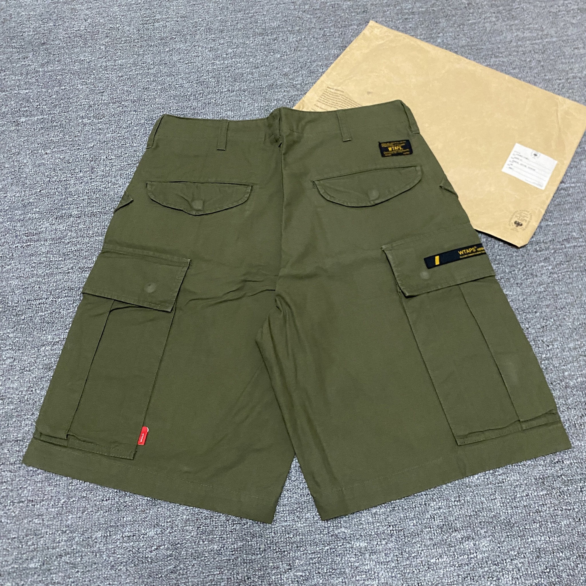 WTAPS 17AW Olive Cargo Shorts — front