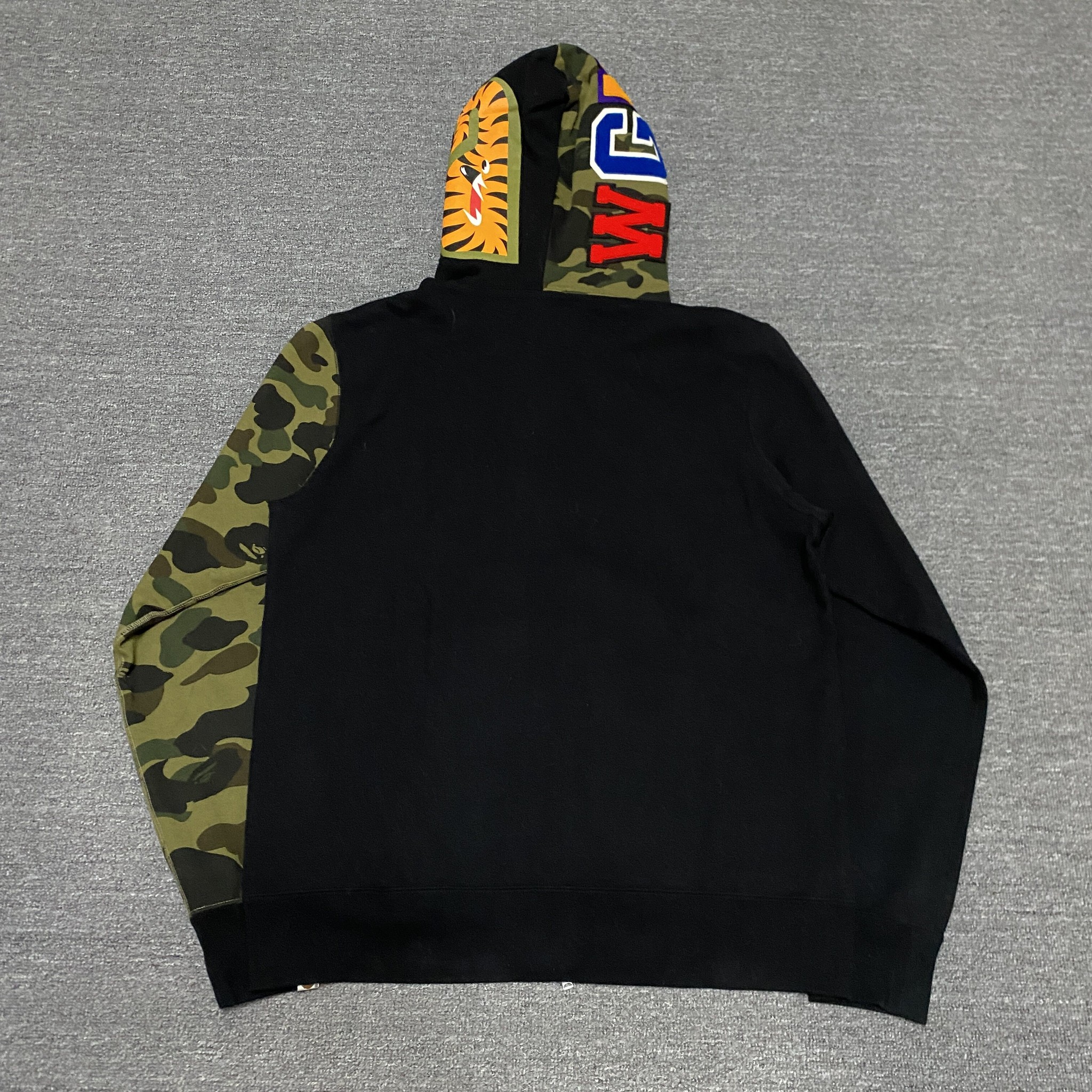 BAPE Shark Zip-Up Hoodie — detail