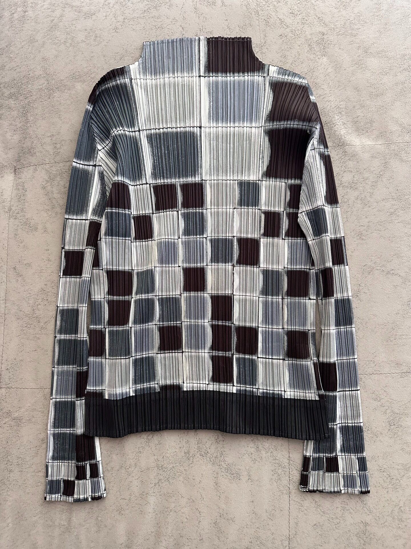 Issey Miyake Pleats Please Long-sleeve Top — label