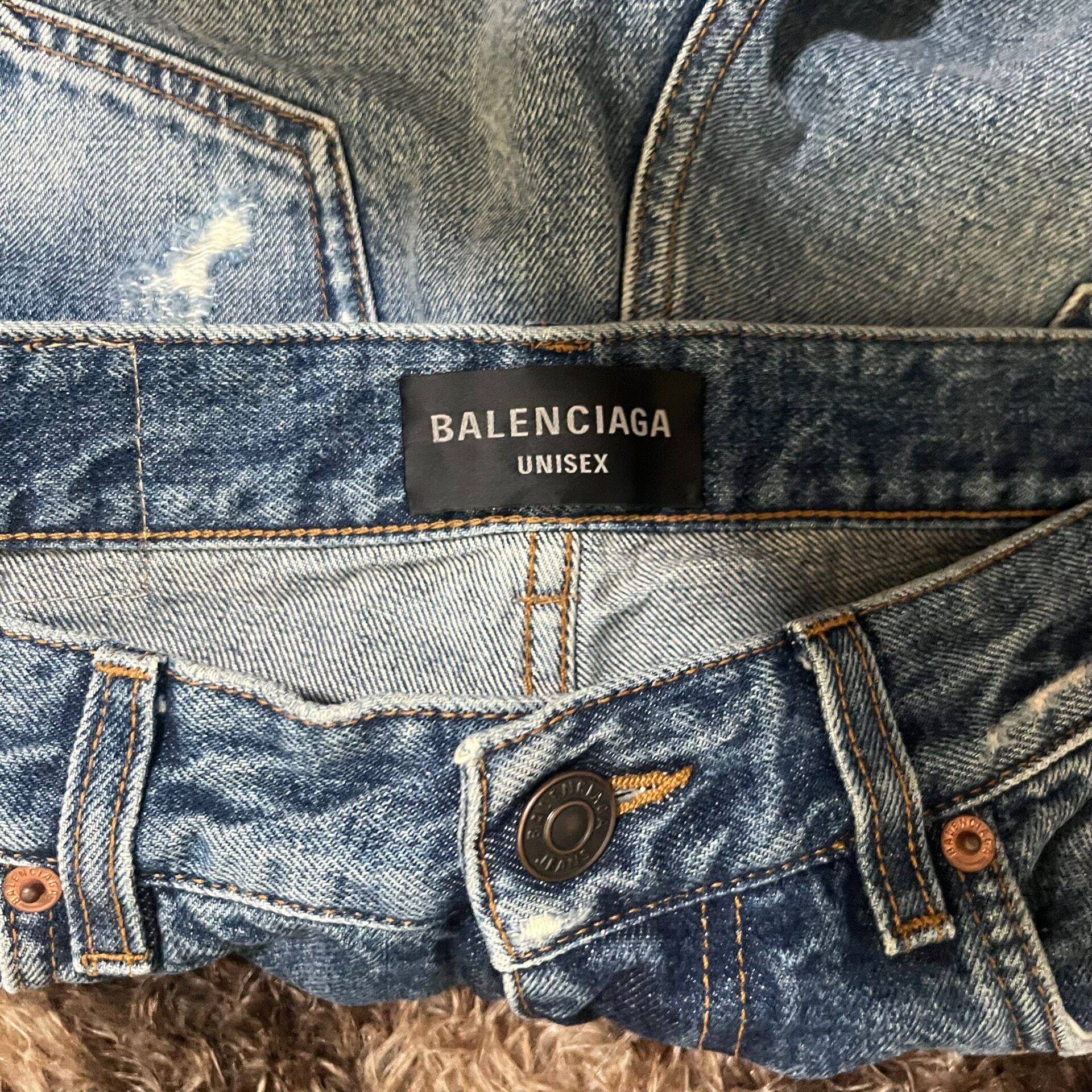 Balenciaga 22ss Distressed Baggy Jeans — back