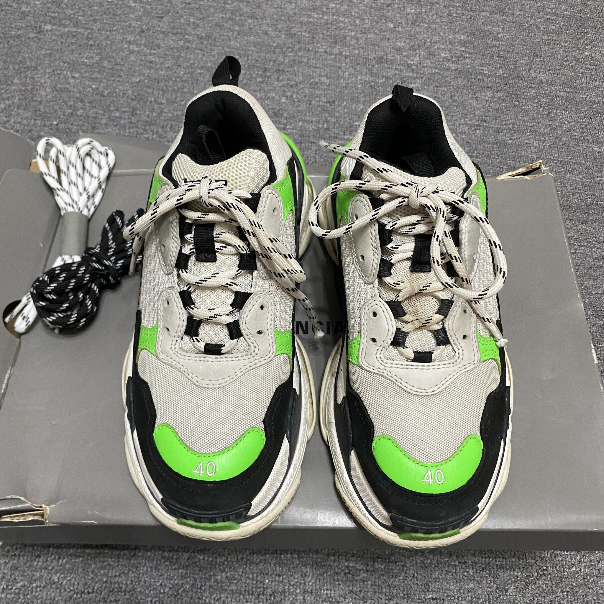 Balenciaga Triple S White Green Sneakers — detail