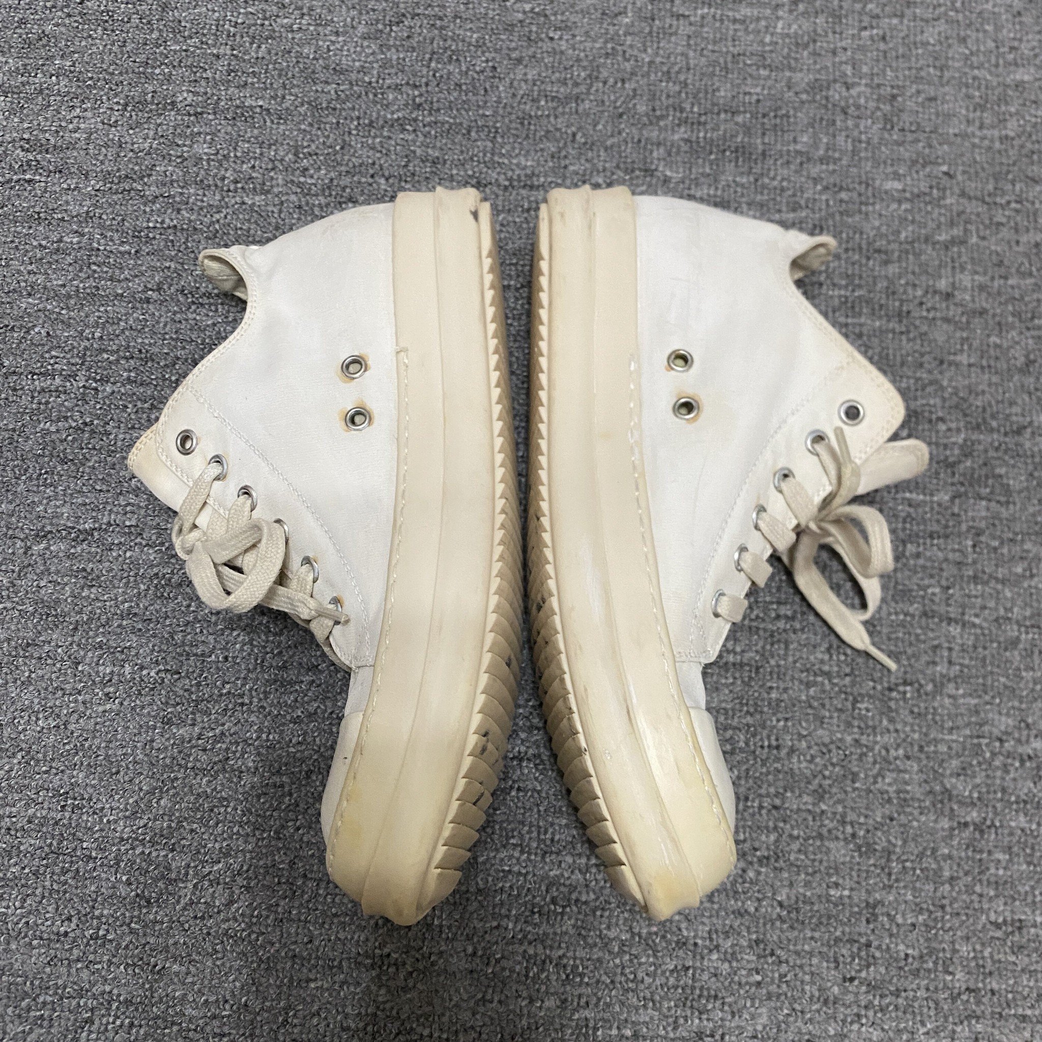 Rick Owens Low-Top Sneakers — detail