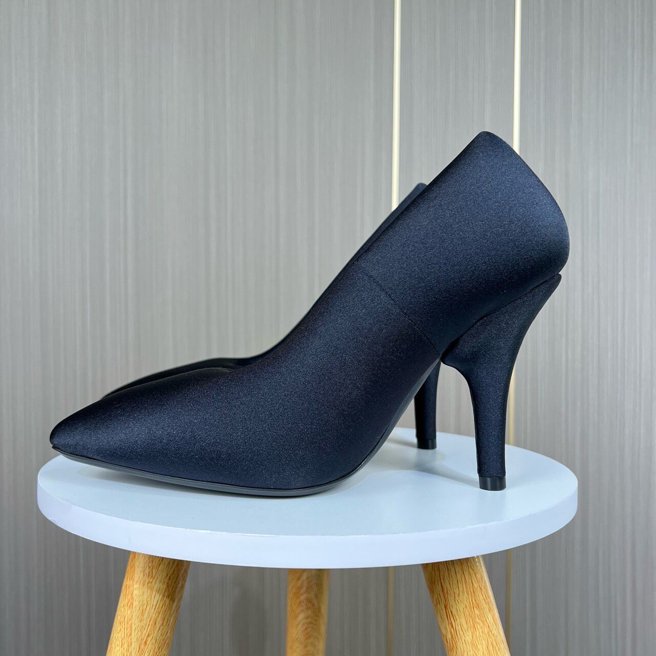 Balenciaga Runway Minnie High Heels — detail