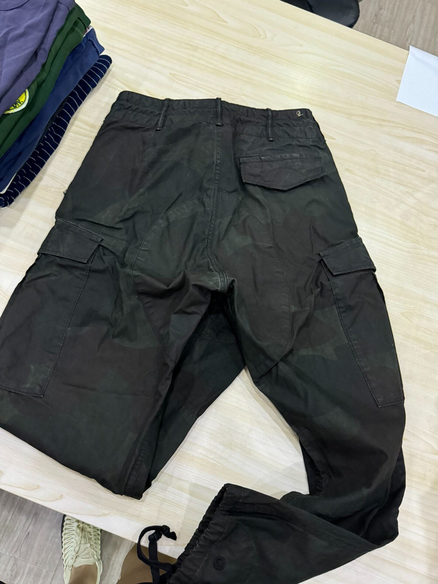 RRL Dark Camo Cargo Pants — detail