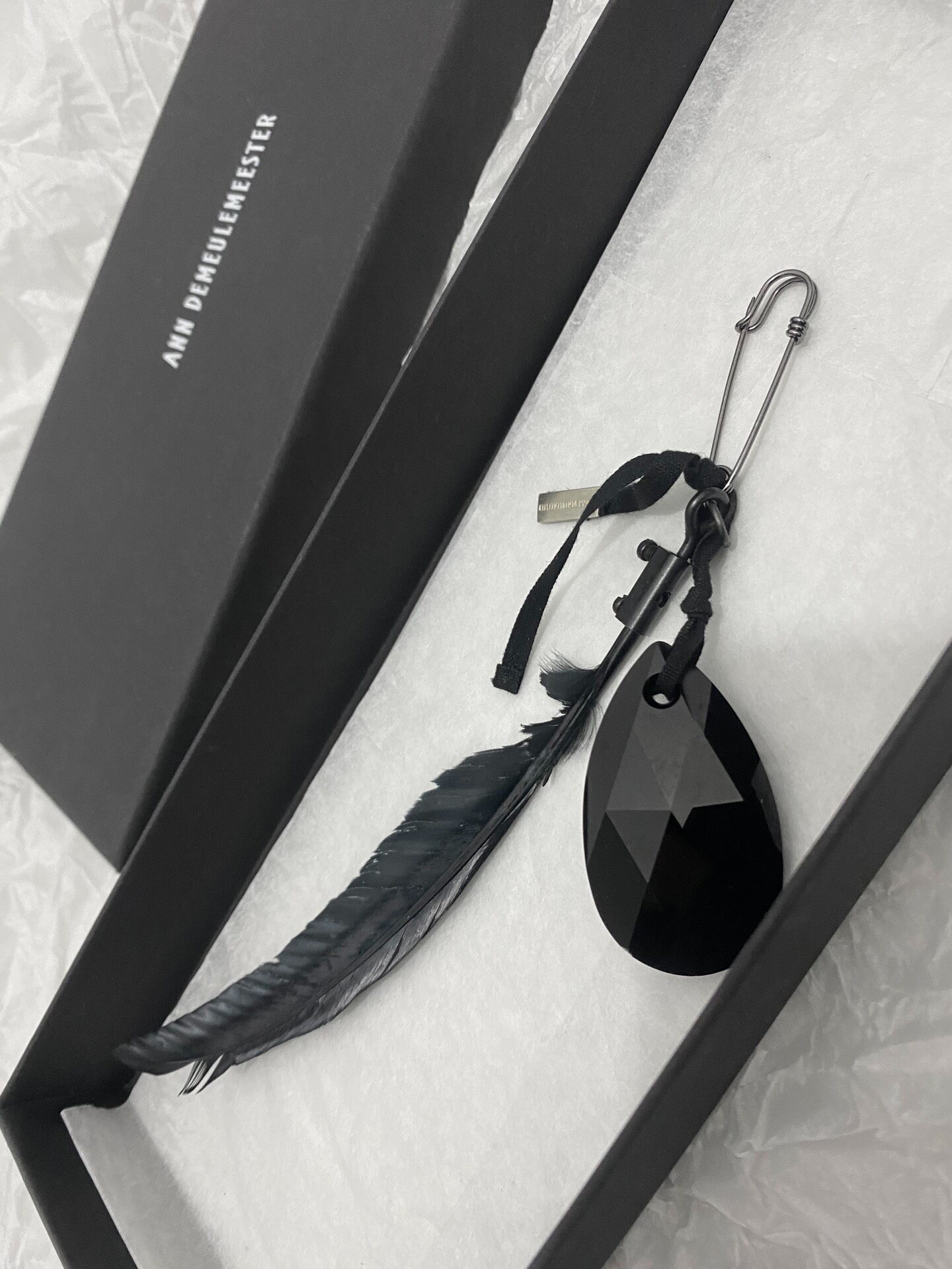 Ann Demeulemeester Black Feather Brooch — detail