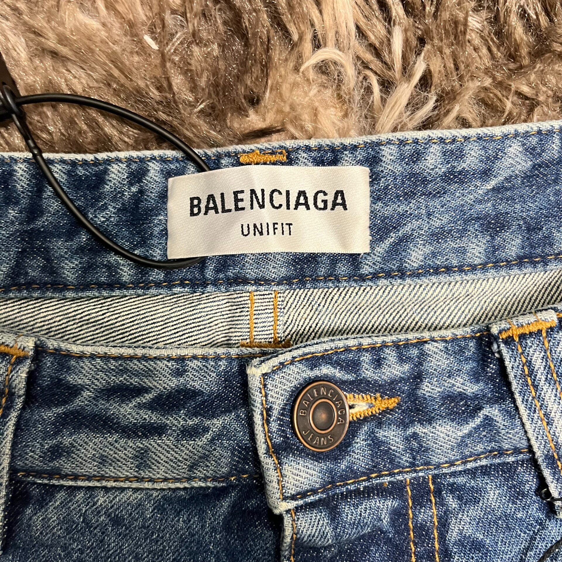 Balenciaga 22FW Distressed Baggy Jeans — back
