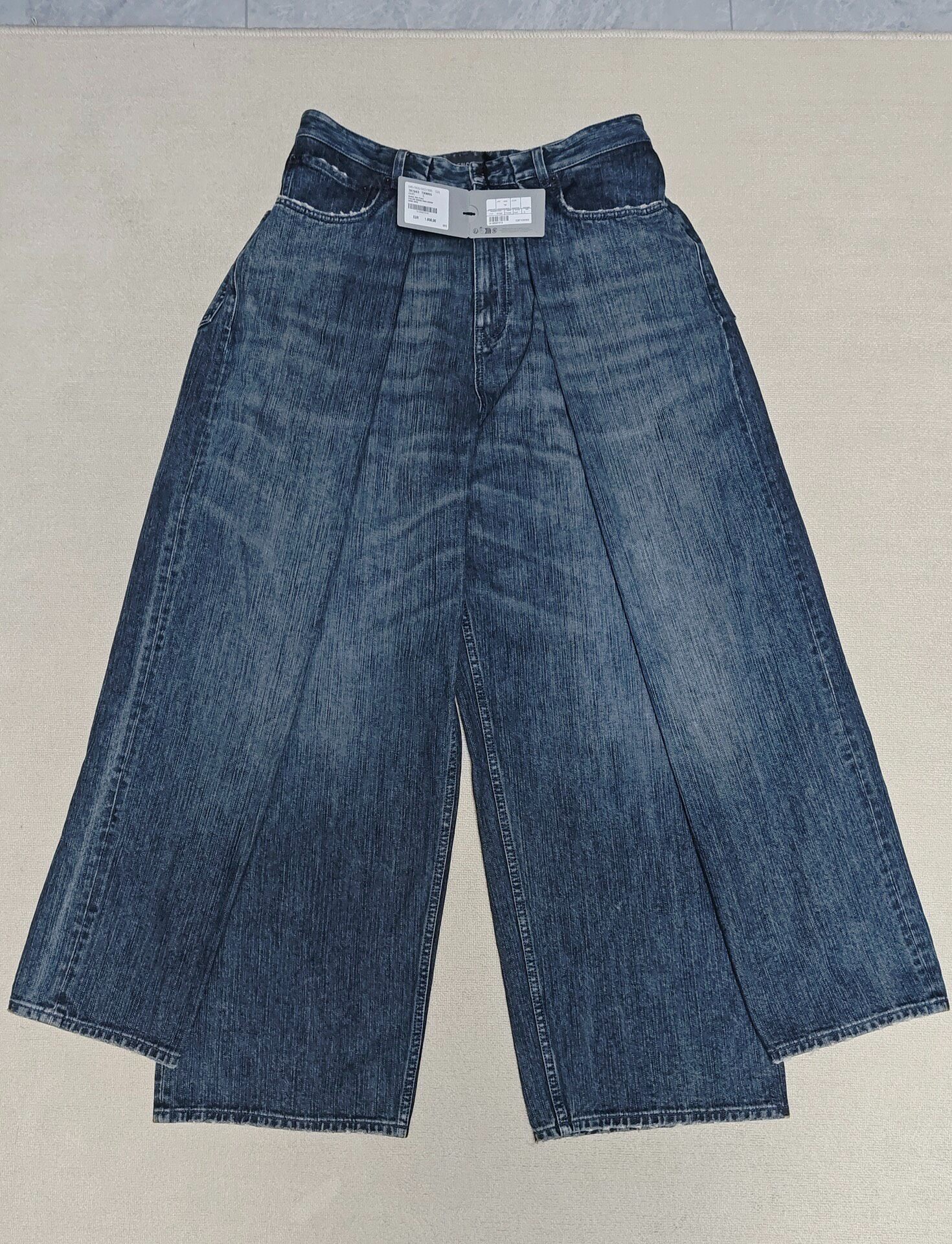 Balenciaga 23Winter Deconstructed Jeans