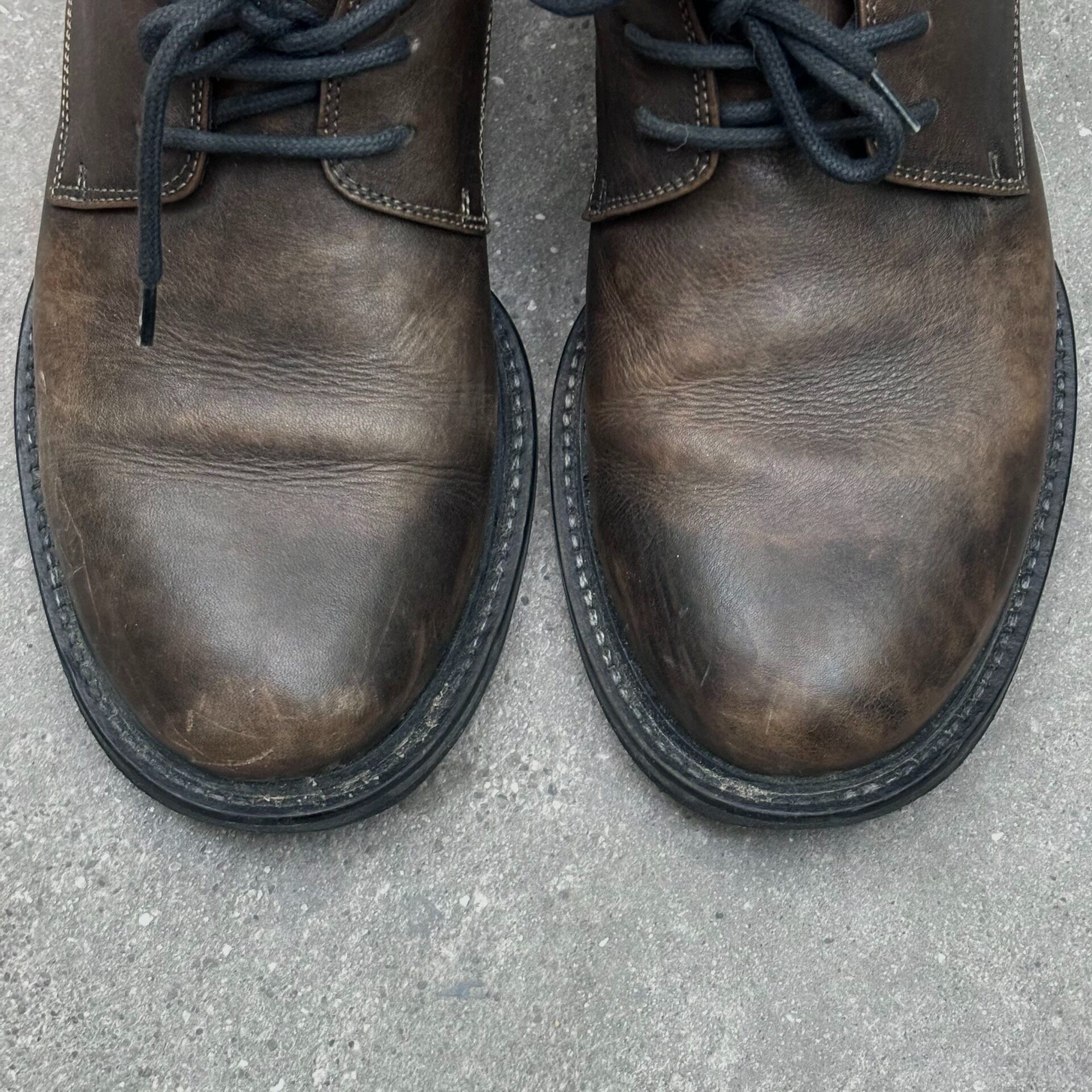 Ann Demeulemeester Distressed Leather Derby — detail