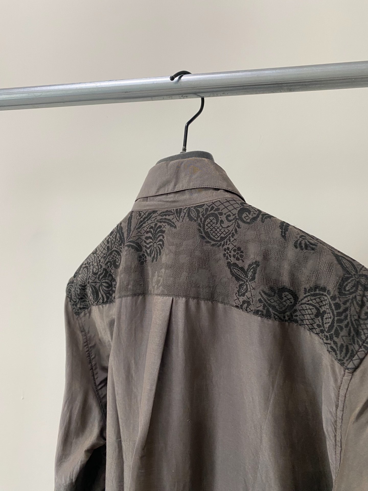 Ann Demeulemeester Gray Floral Shirt — label