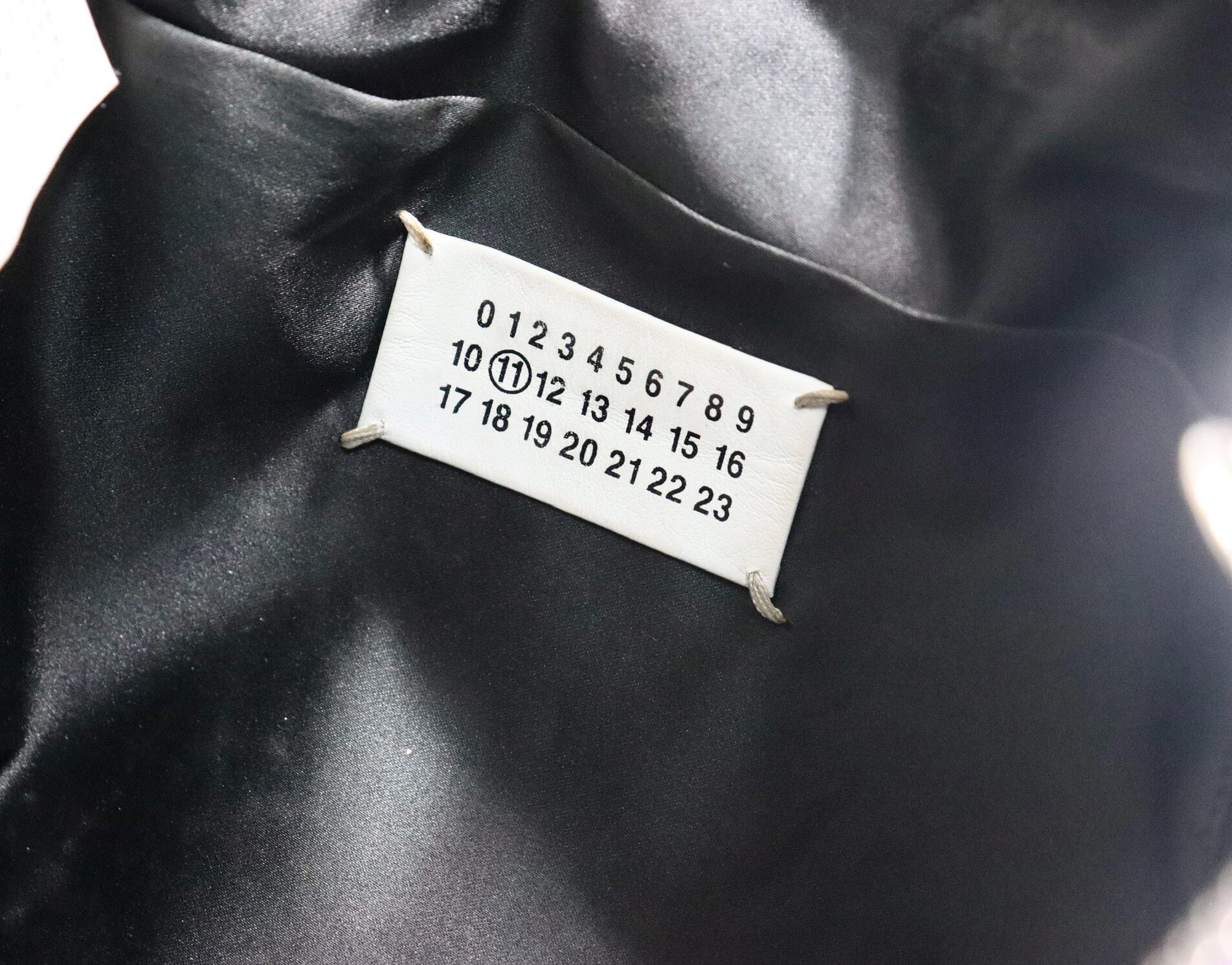 Maison Margiela Violet Leather Tote Bag — label