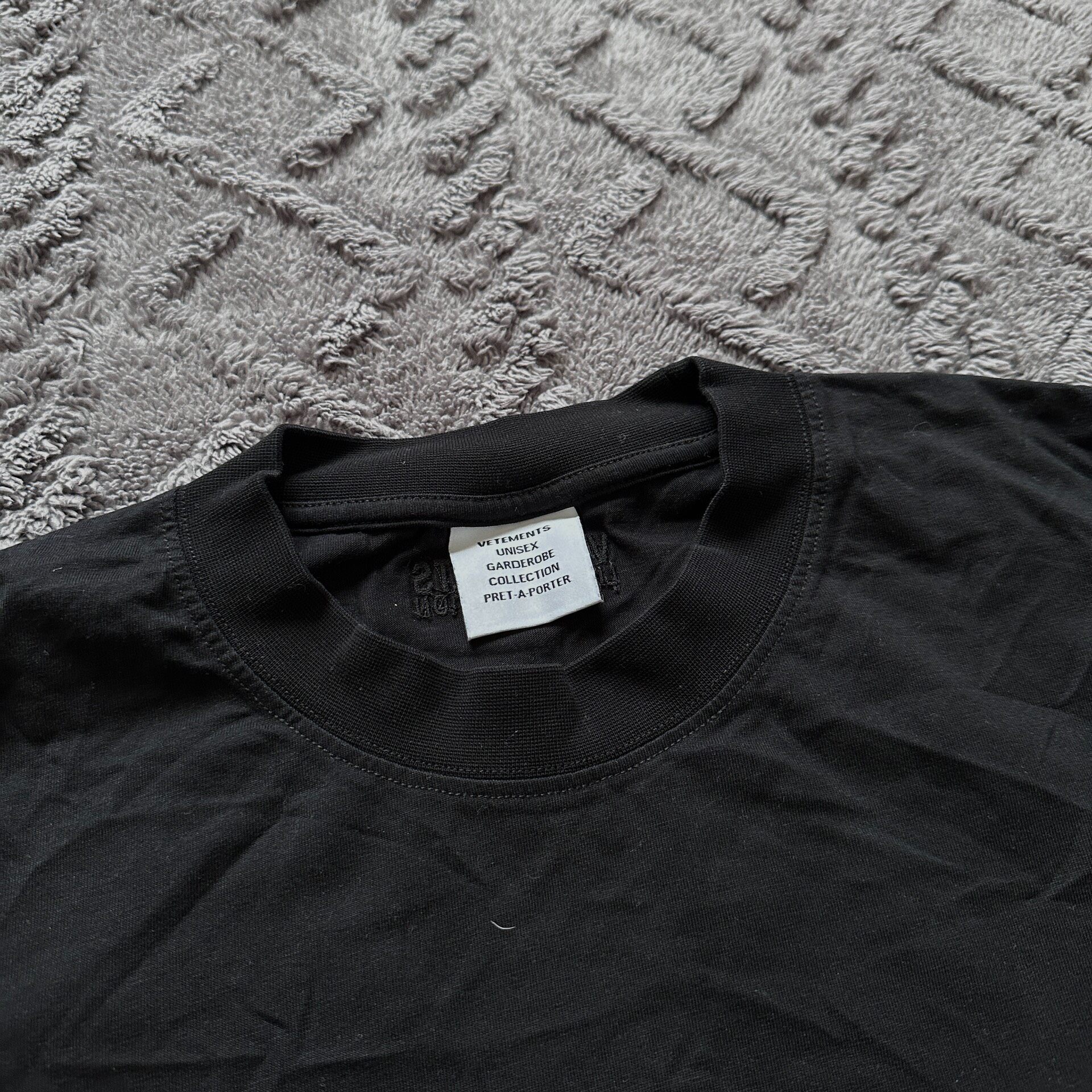 Vetements 5G Network Short Sleeve Tee — back