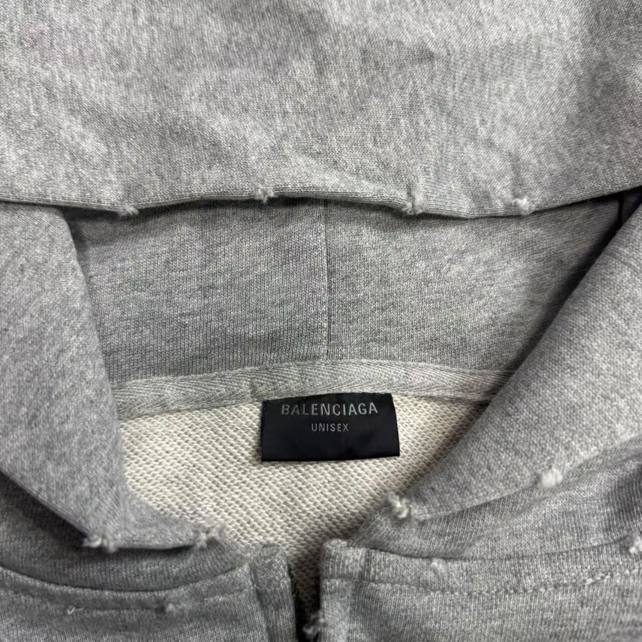 Balenciaga 23ss Distressed Zip-up Hoodie — detail