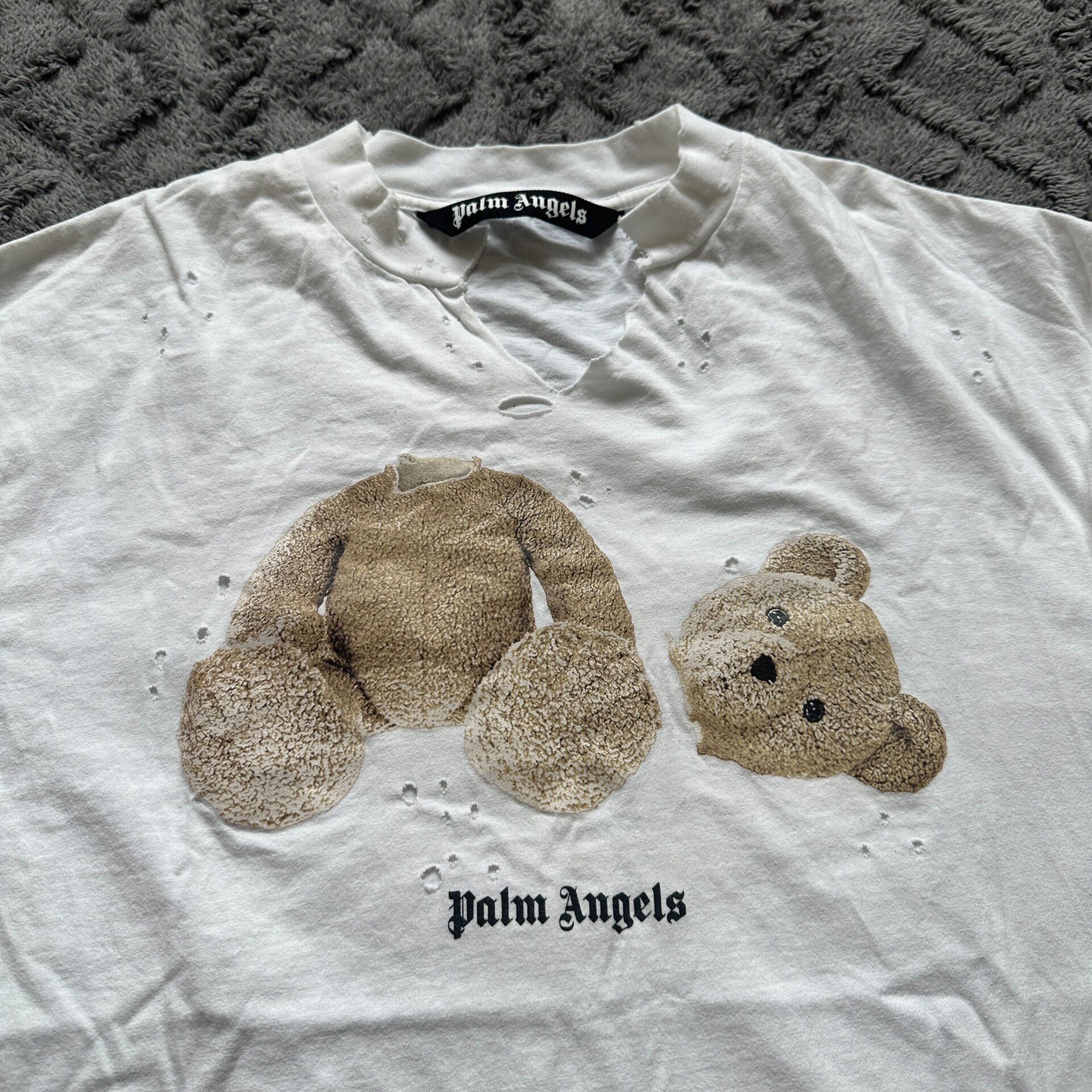 Palm Angels White Bear Long Sleeve Top — label