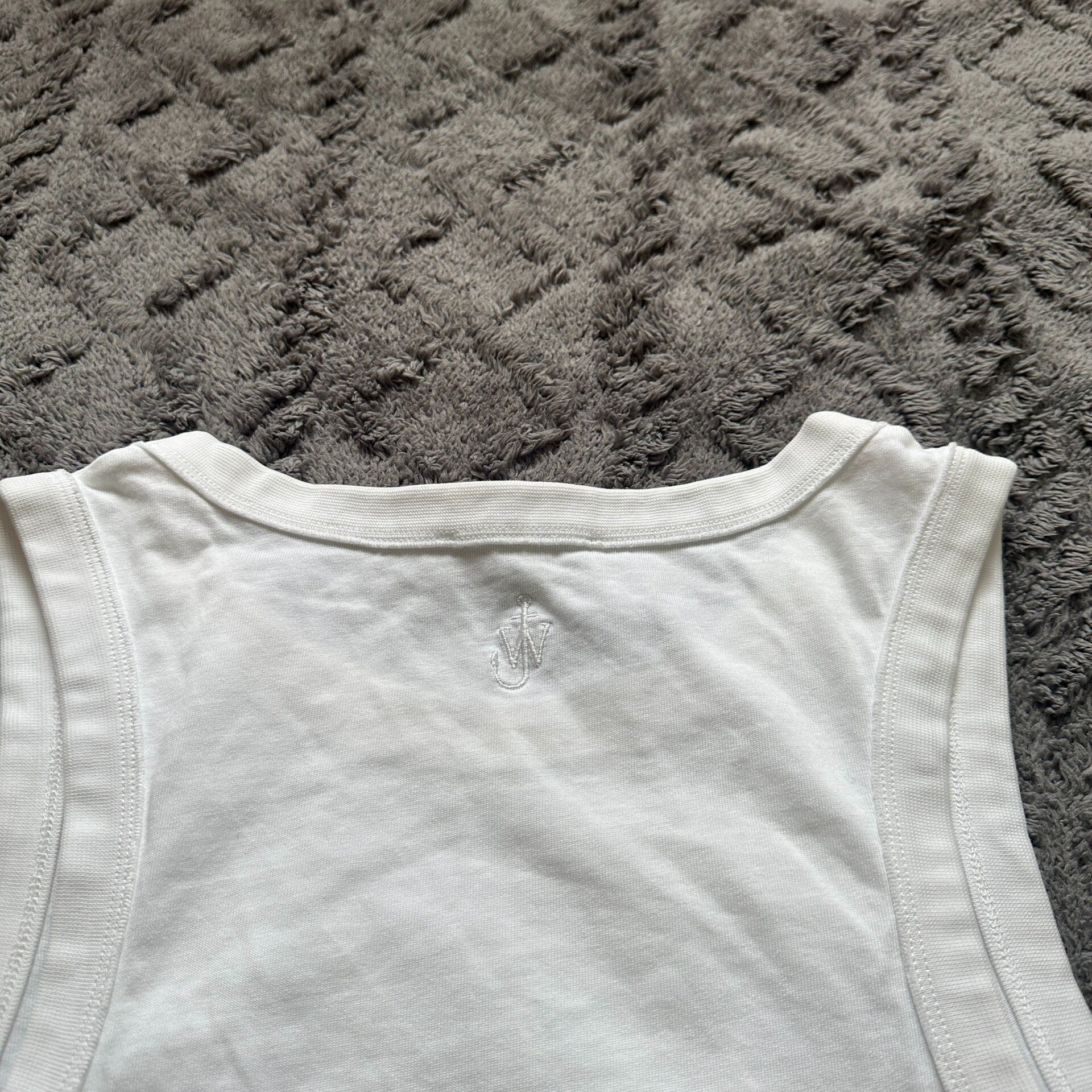 JW Anderson Apple Print Sleeveless Tank Top — label