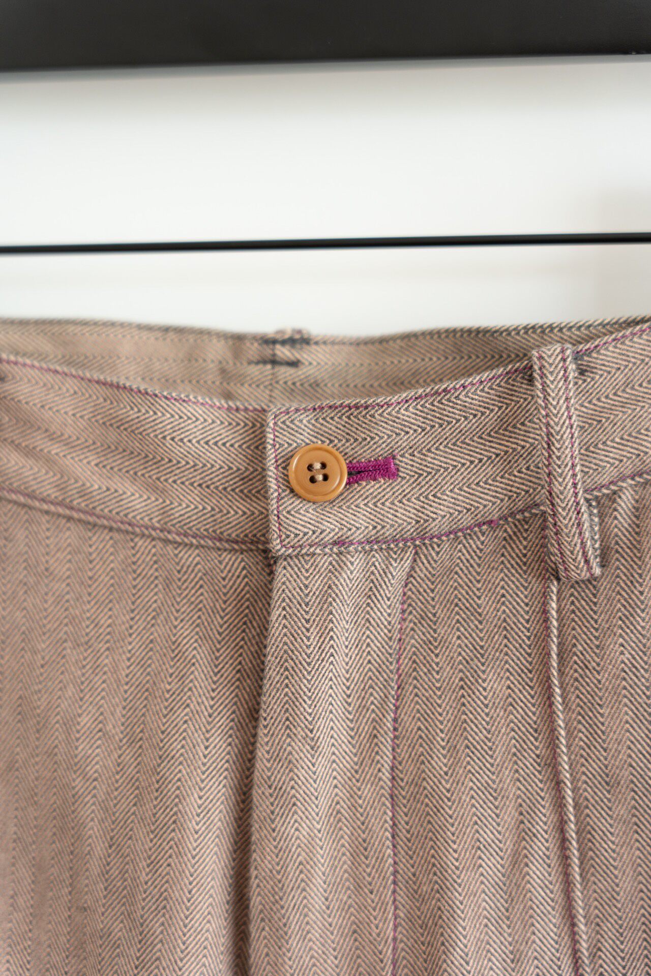 Sulvam 19SS Frayed Herringbone Trousers — label